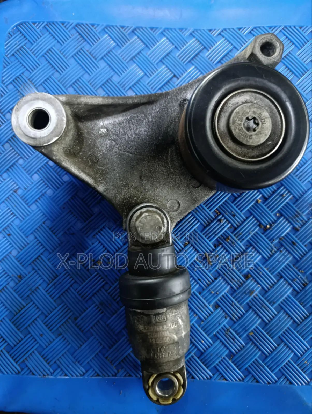 Toyota (Voxy, Noah, Avensis, Vanguard,Harrier)-1az/2az Belt Tensioner