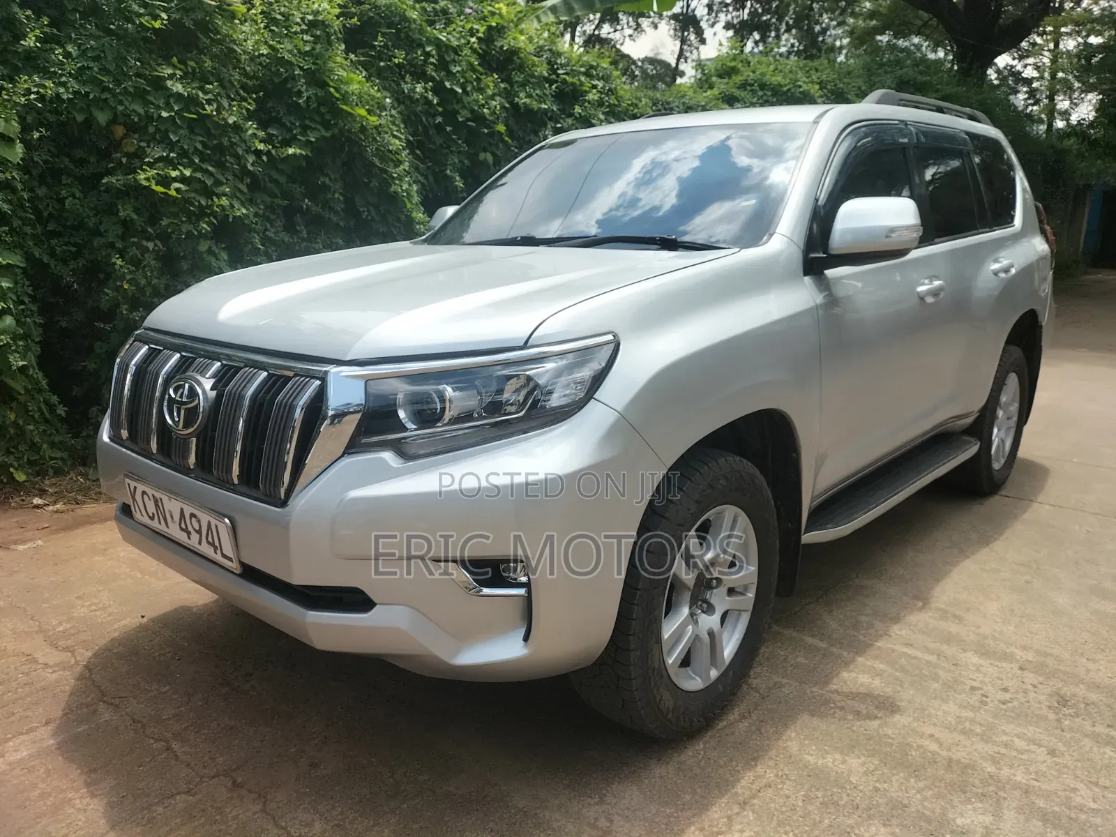 Toyota Land Cruiser Prado 2010 Silver