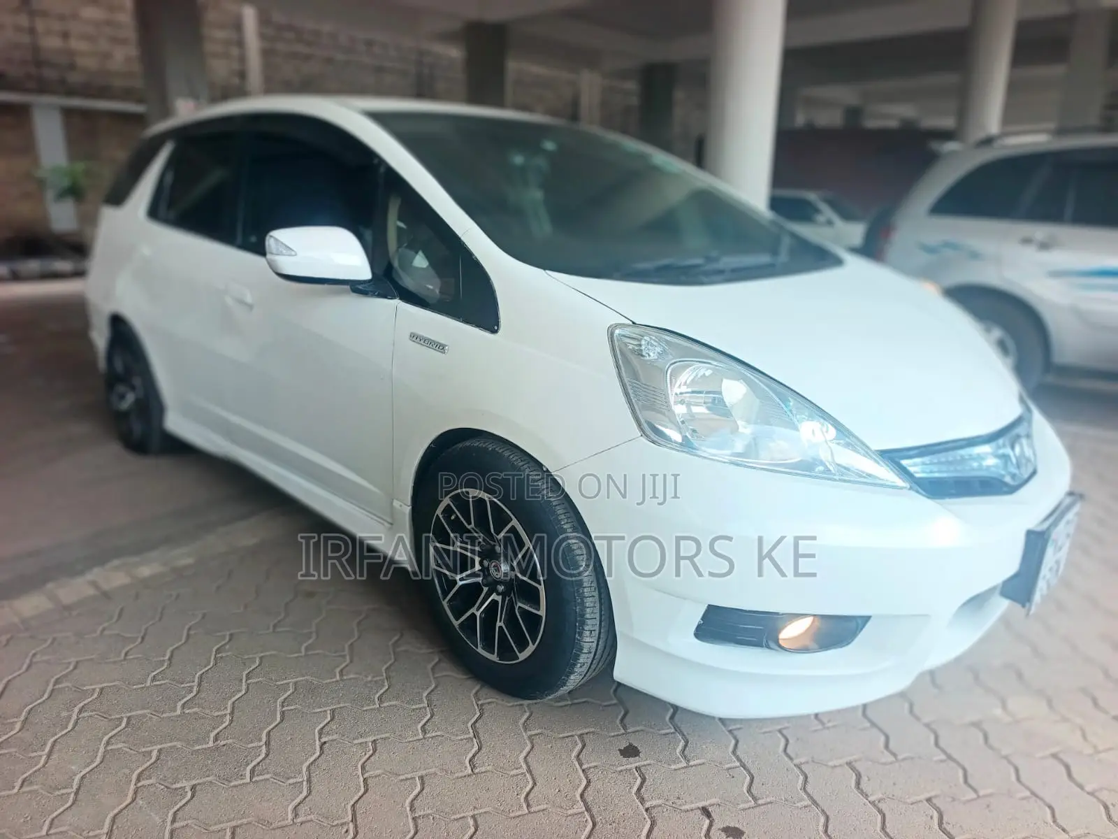 Honda Fit Shuttle 1.3 Hybrid 2WD 2013 White