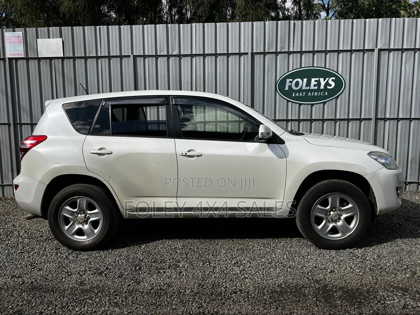 Toyota RAV4 Limited FWD (2.5L 4cyl 6A) 2016 White
