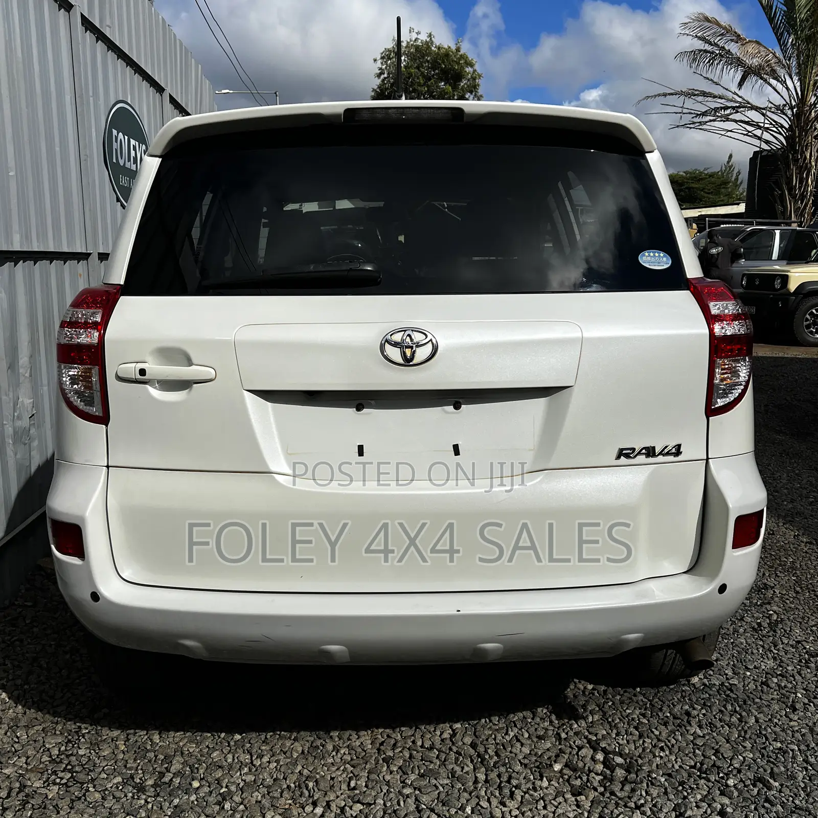 Toyota RAV4 Limited FWD (2.5L 4cyl 6A) 2016 White