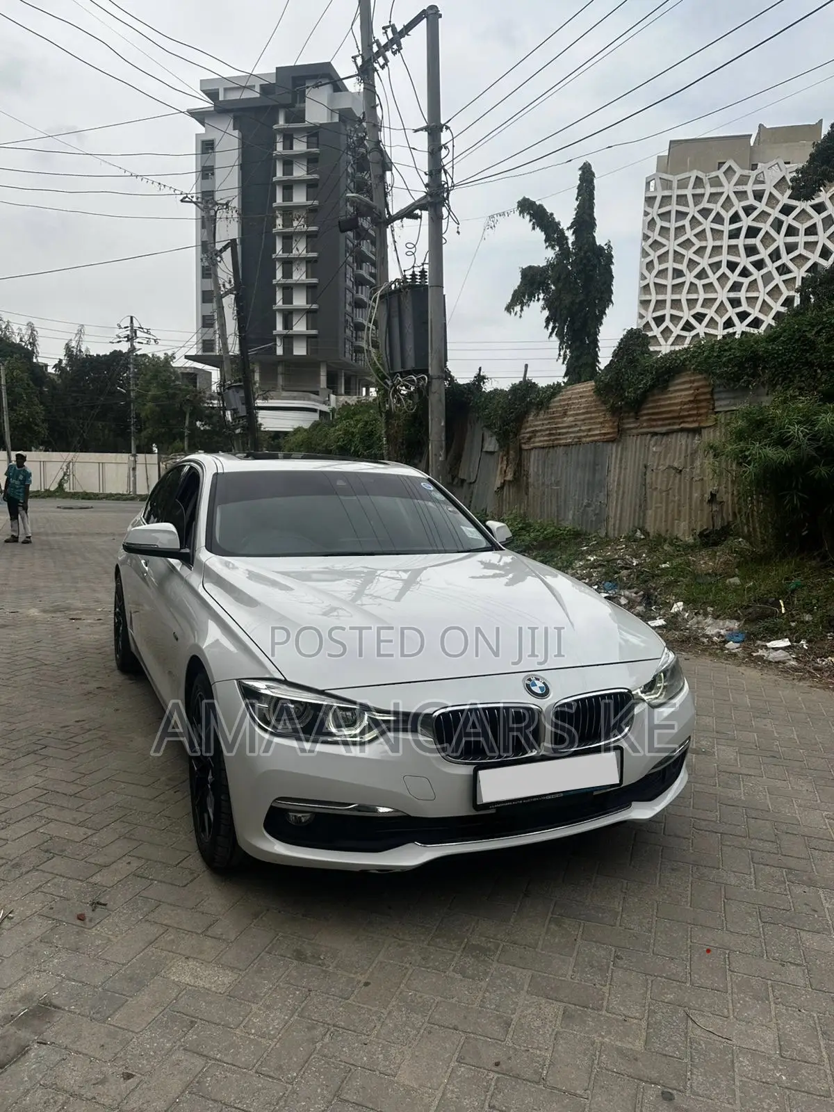 BMW 320i Sedan RWD 2016 White