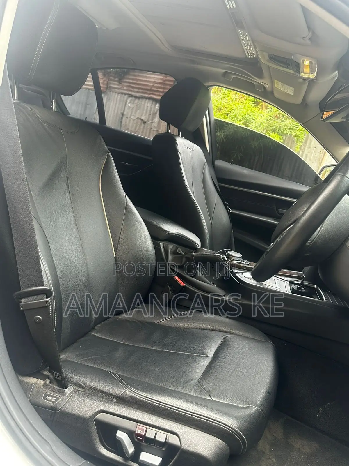 BMW 320i Sedan RWD 2016 White