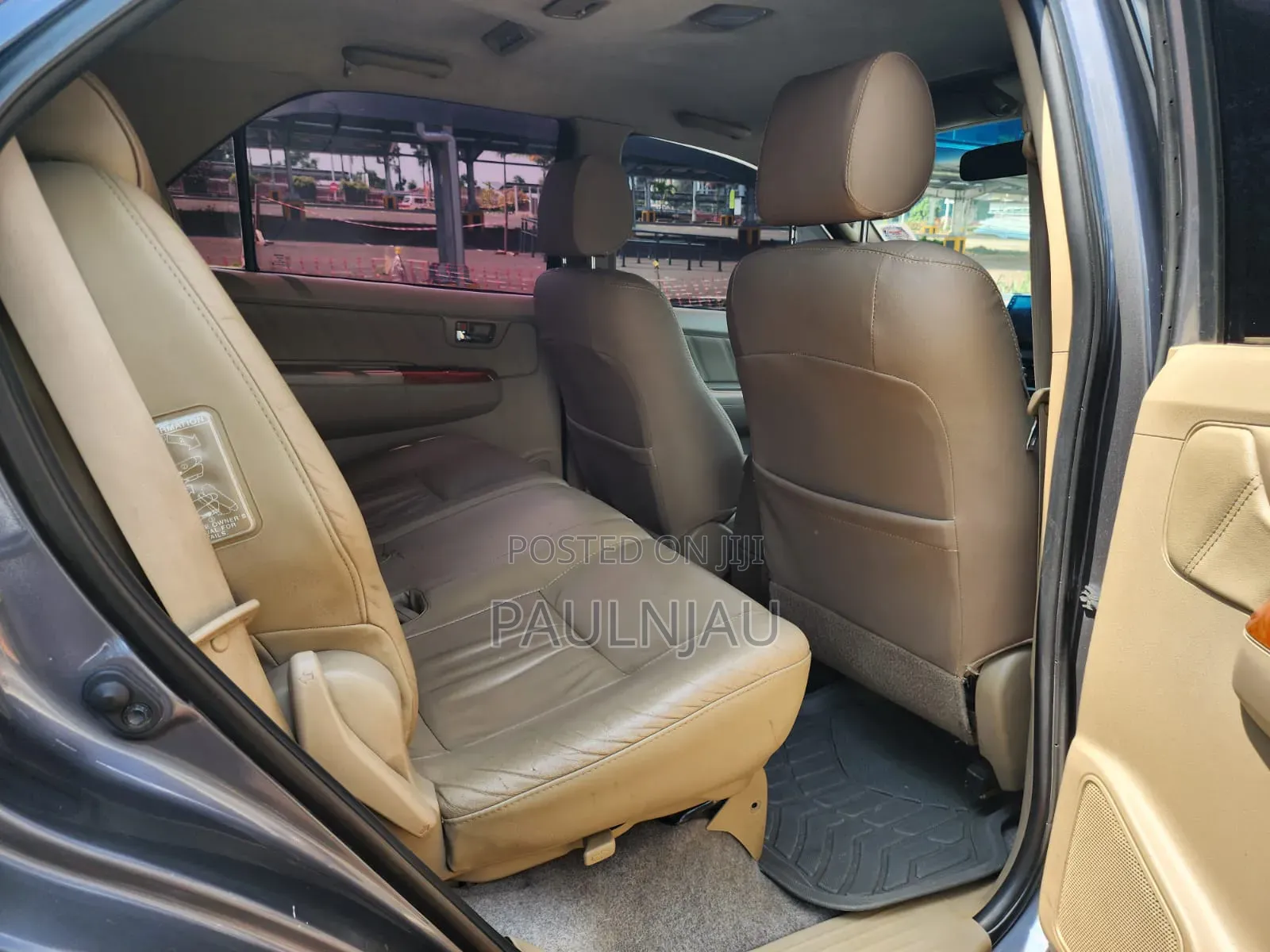 Toyota Fortuner 2011