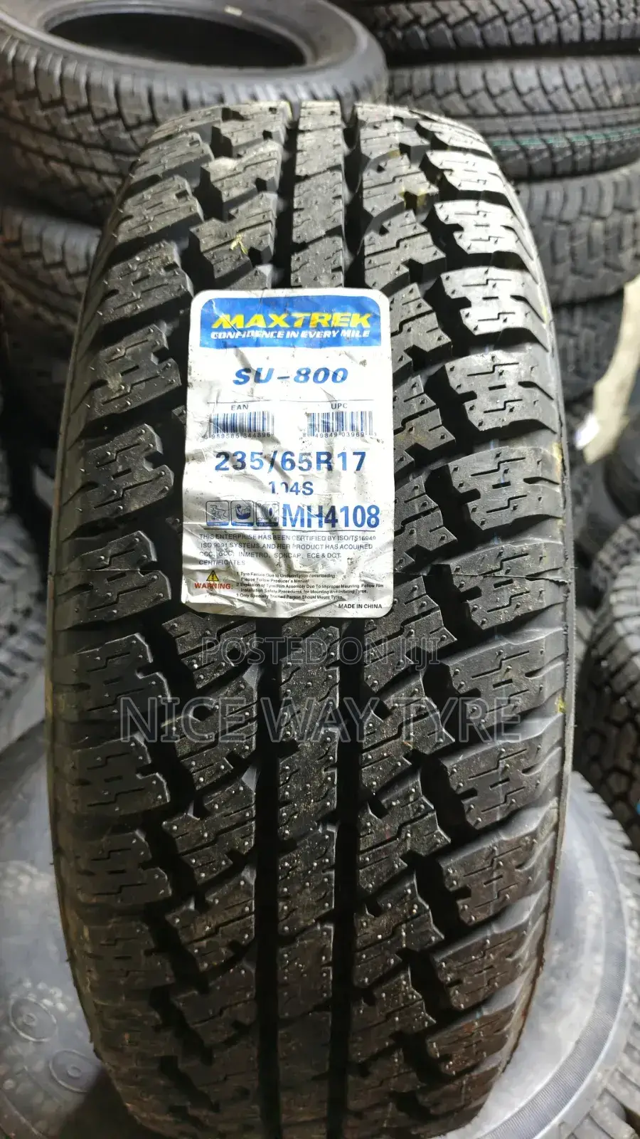 235/65r17 Maxtrek a/T
