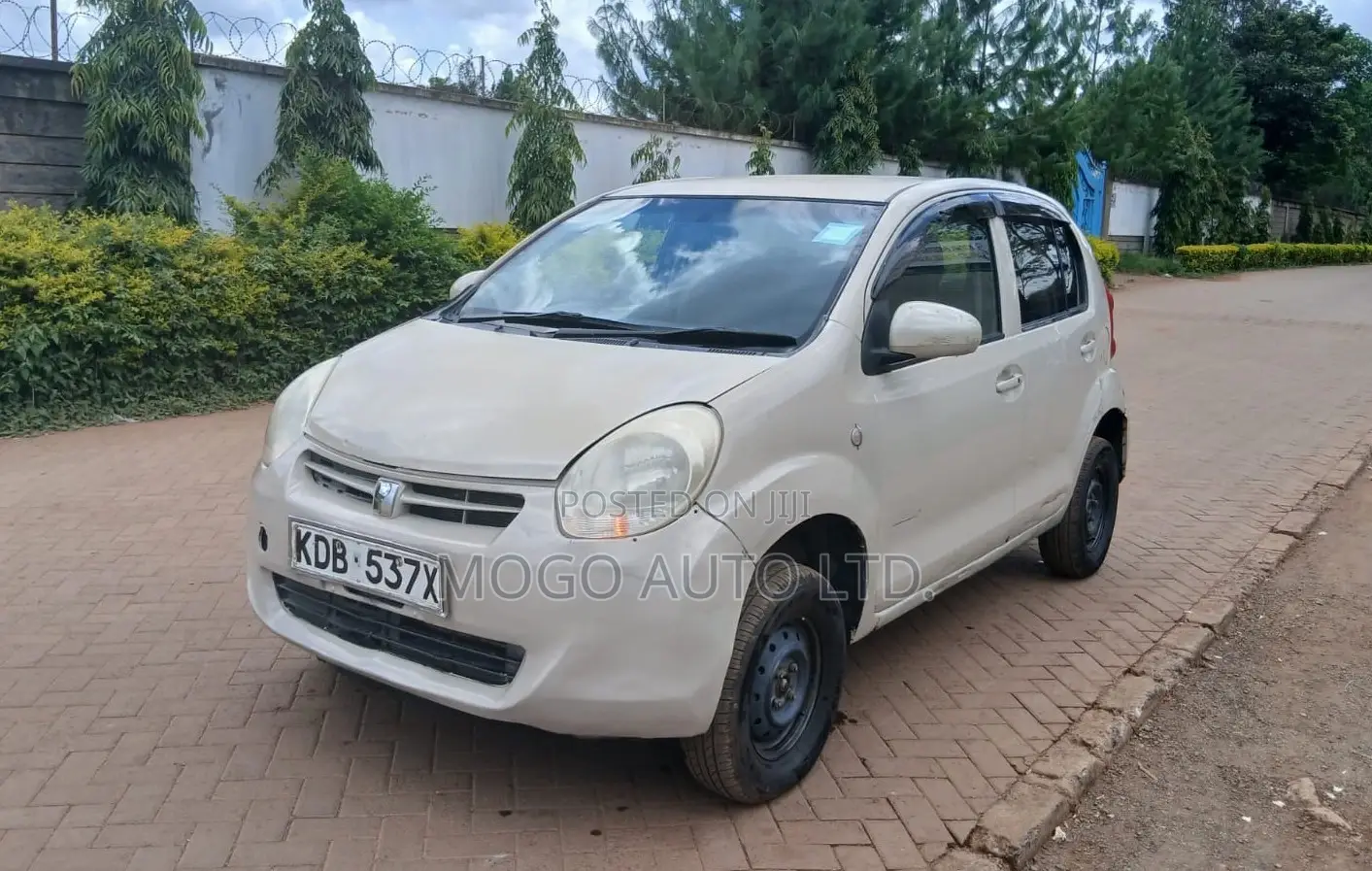 Toyota Passo 2014 Silver