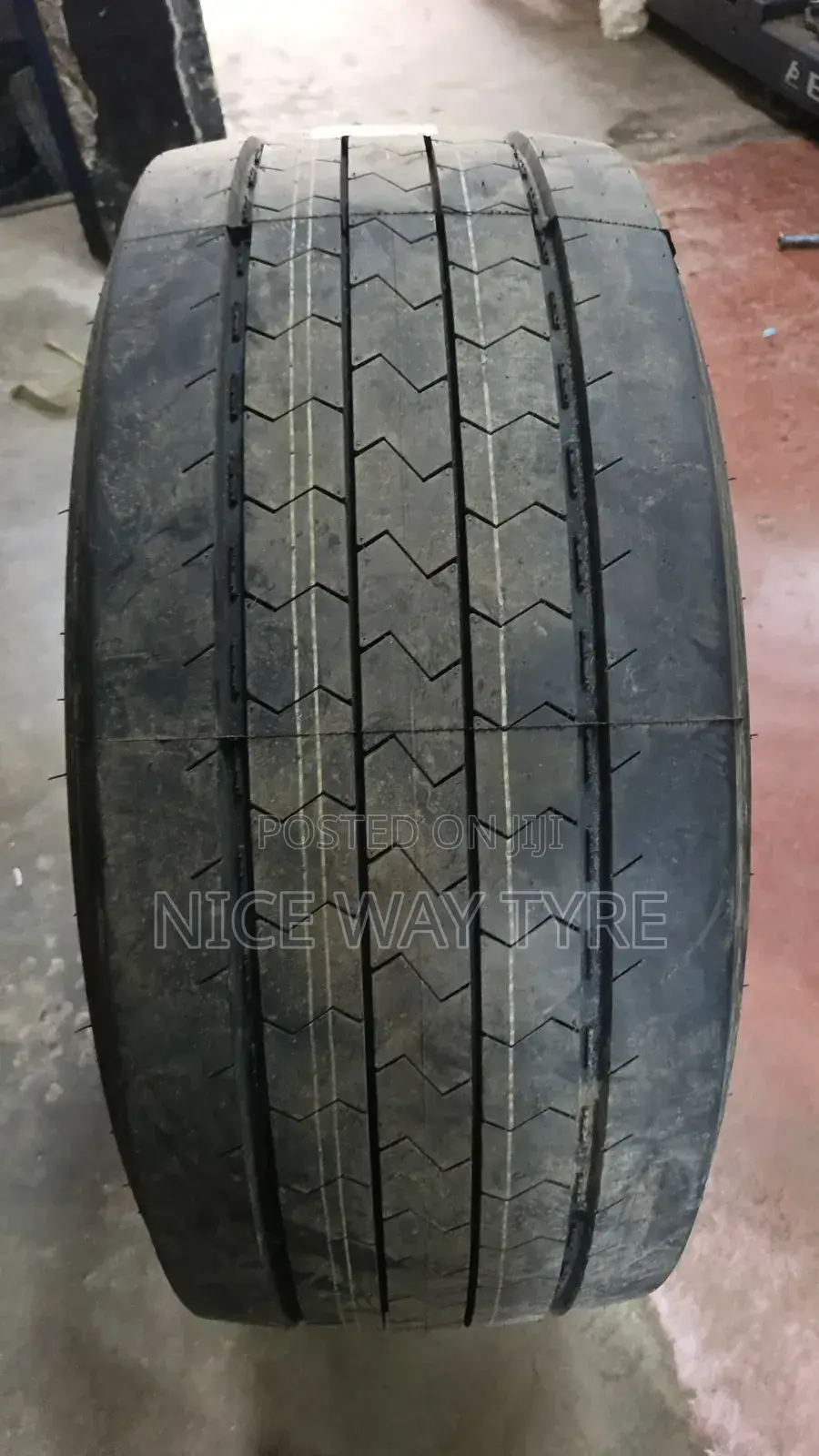 285/55r22.5 Triangle