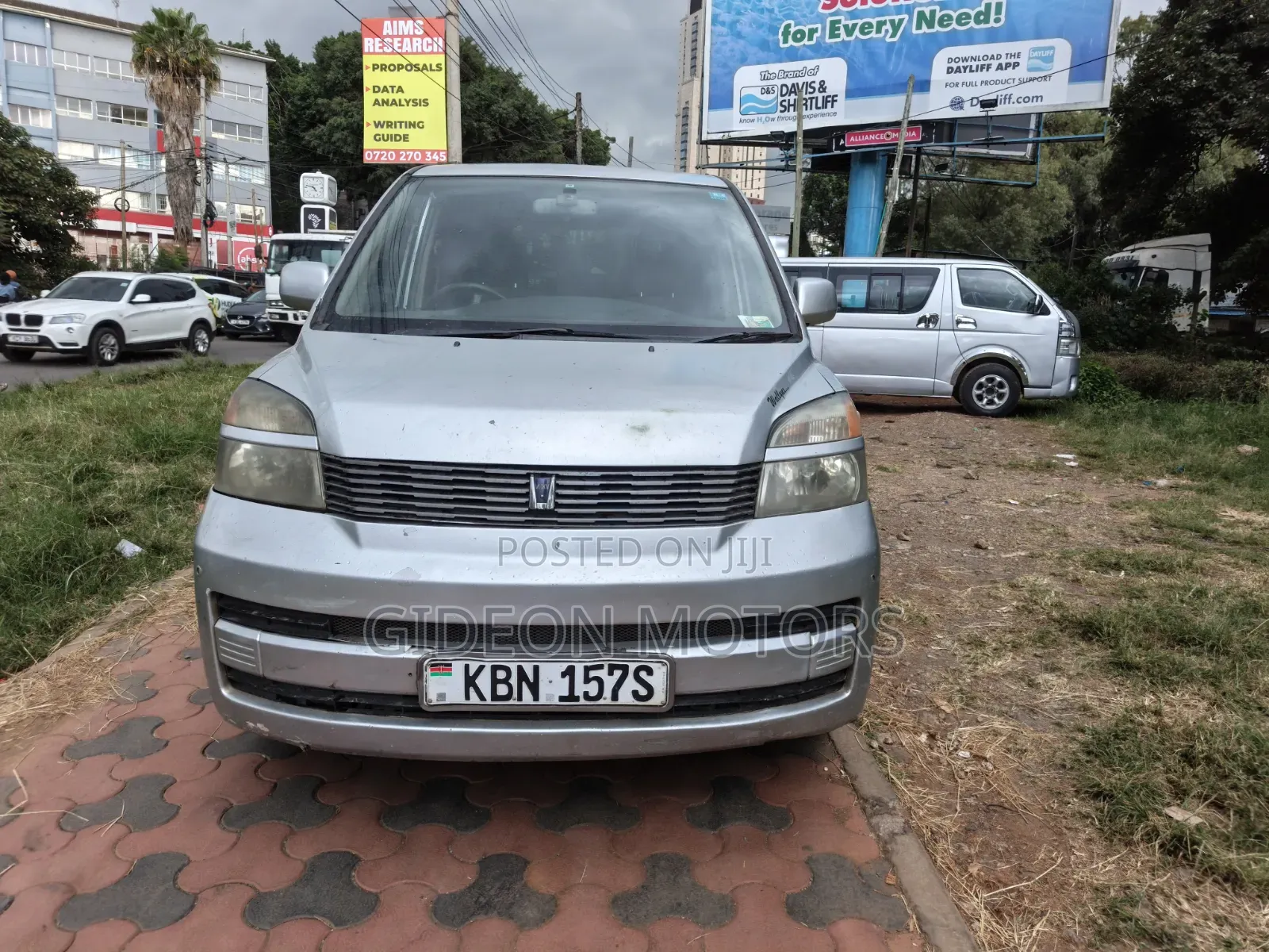 Toyota Voxy 2004 Silver