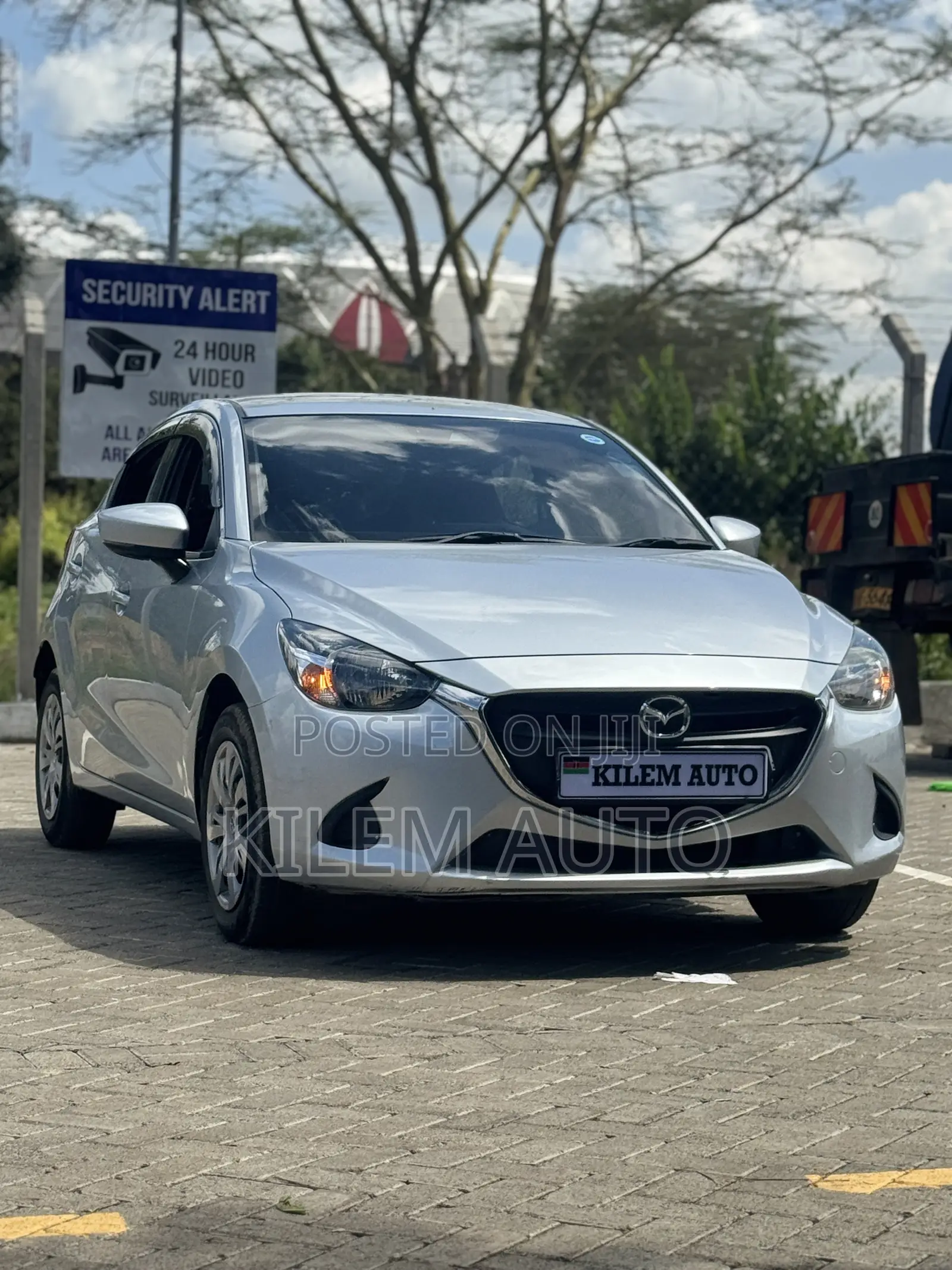 Mazda Demio 2018 Silver