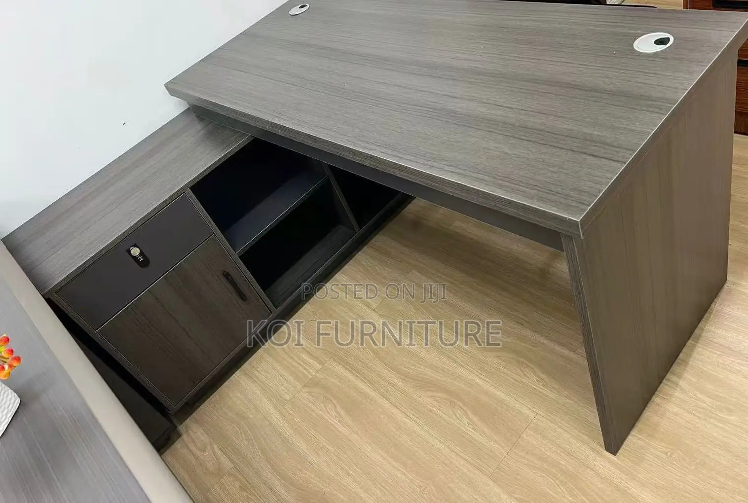 Office Desk : 1.8m Marco Executive Office Desk
