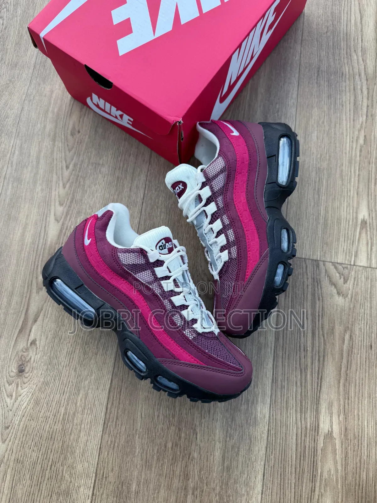 Kith X Nike Air Max 95 'El Dorado'
Sneakers