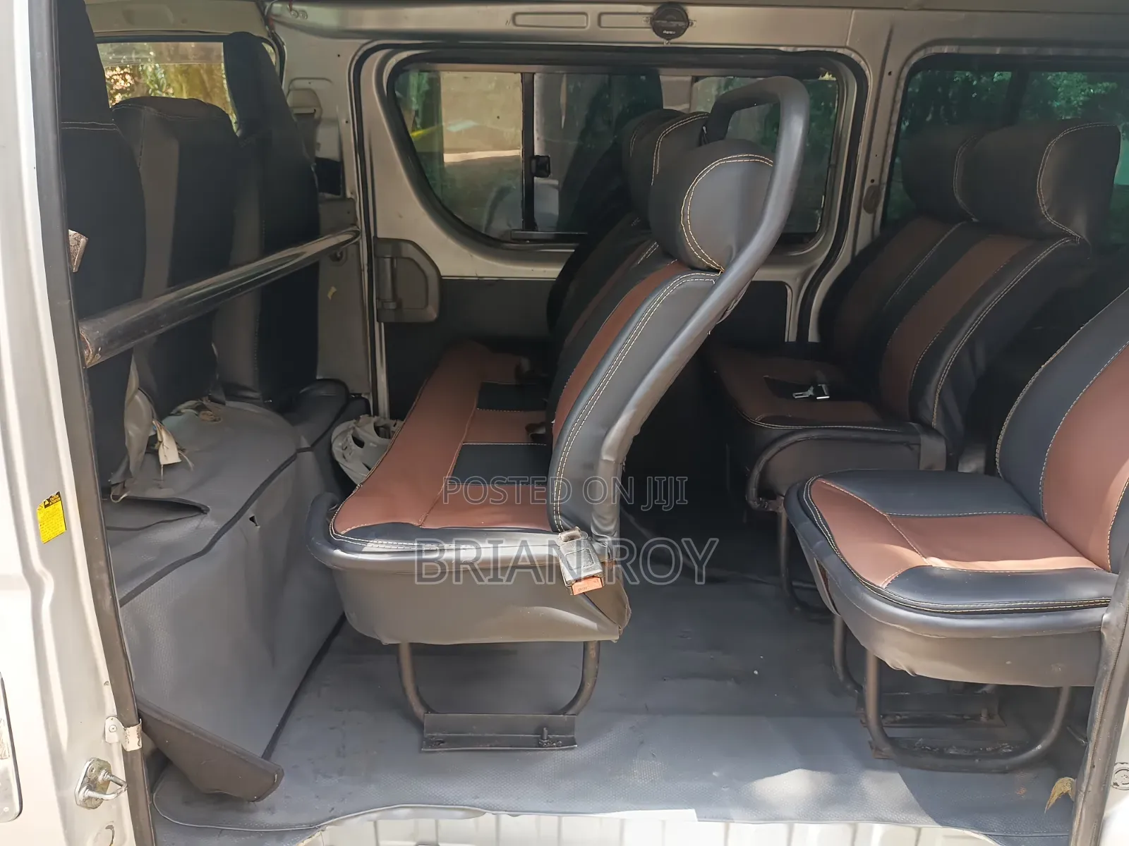 Toyota HiAce 2012 Silver
