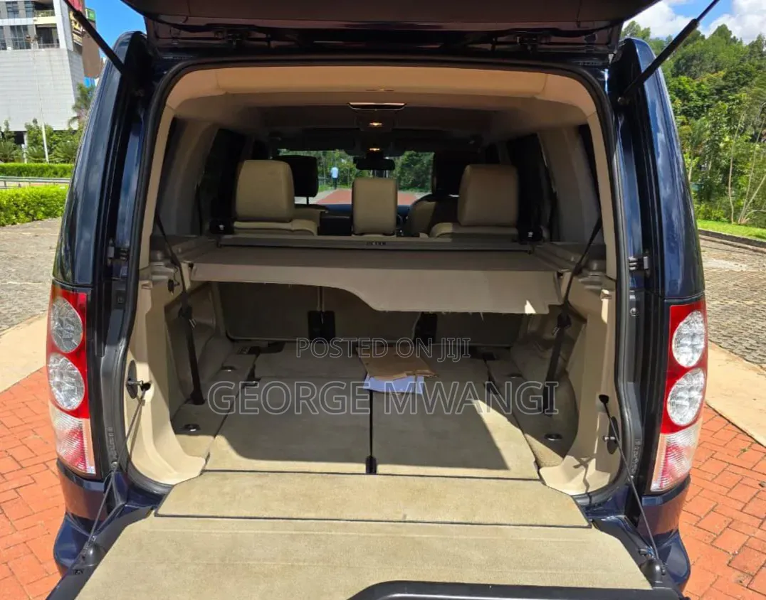 Land Rover Discovery 2015 Blue