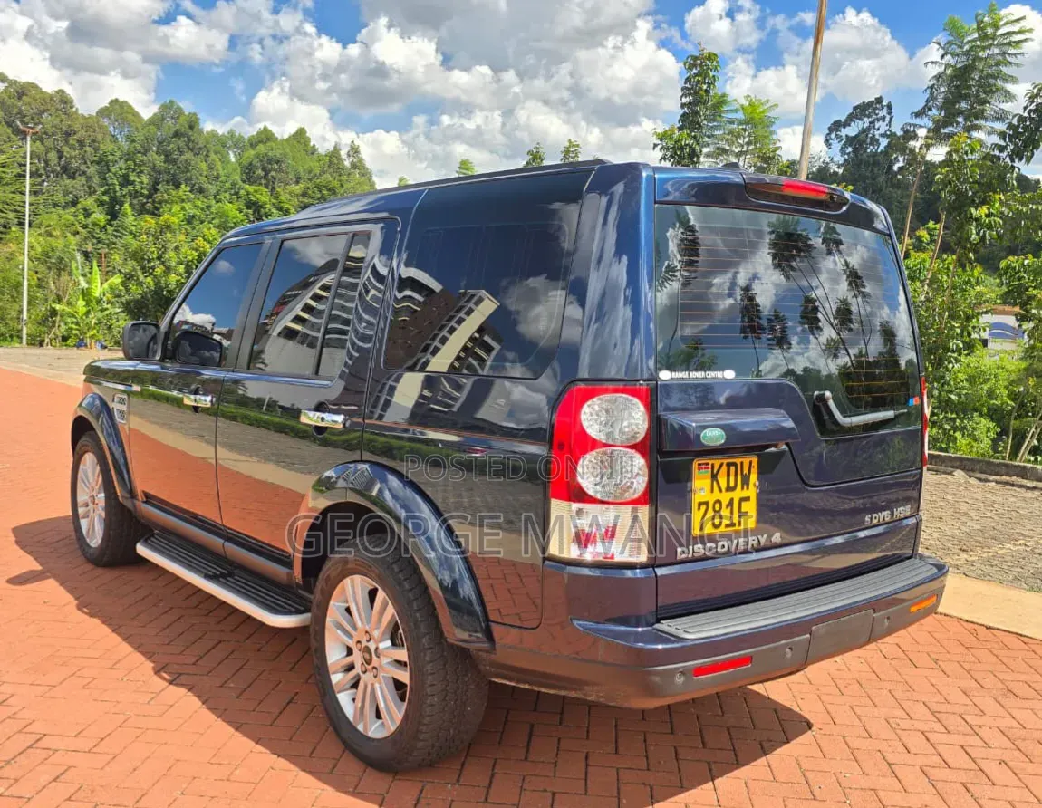 Land Rover Discovery 2015 Blue