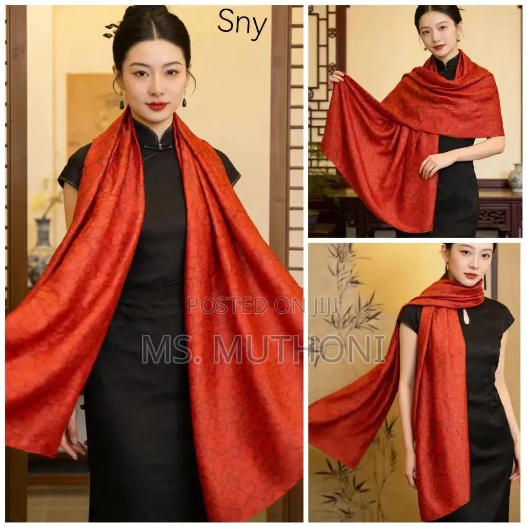 Jacquard Shawl Inspired by Traditional Chinese Designs
