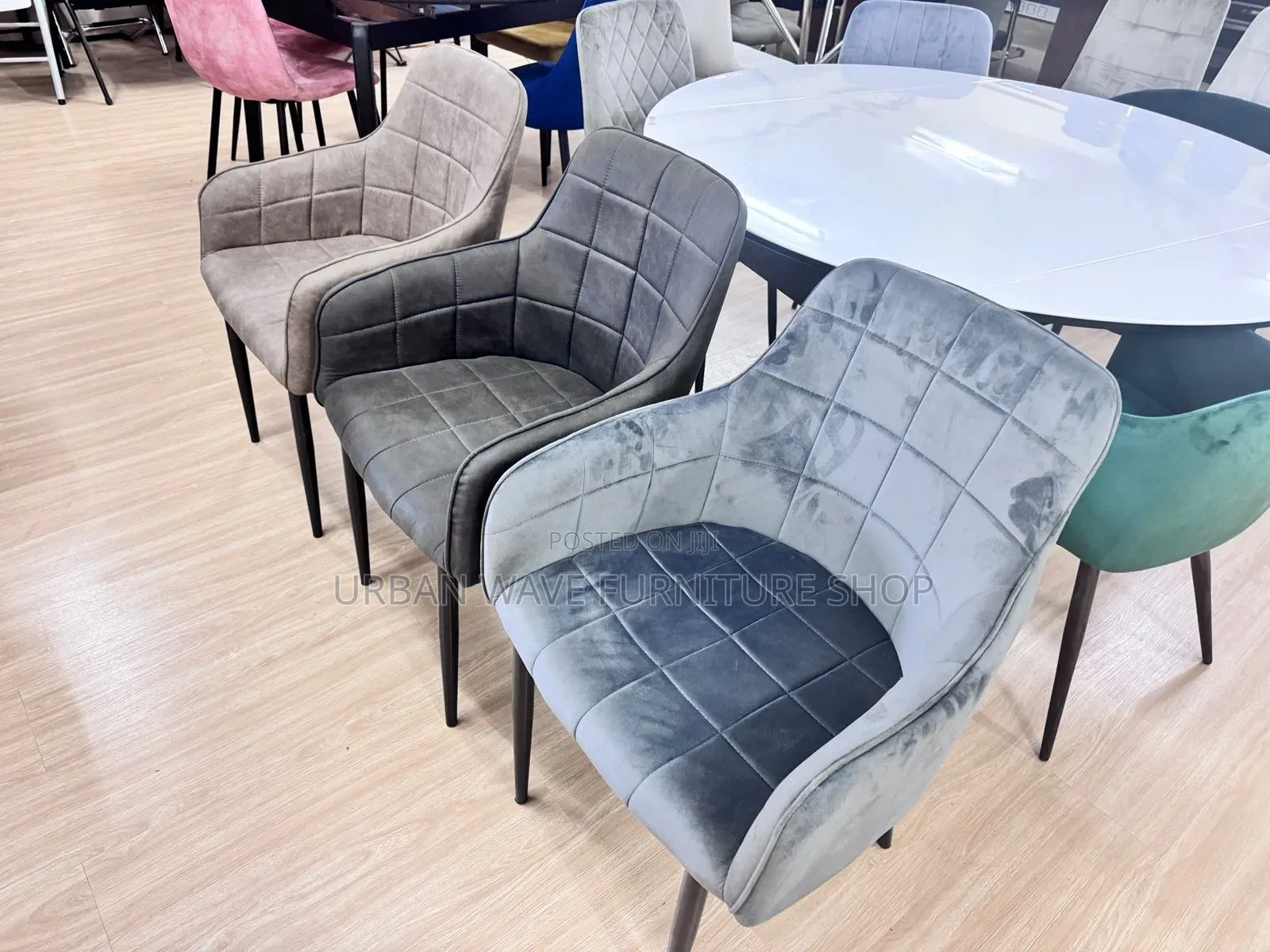Greyish Design Dinner's Seats