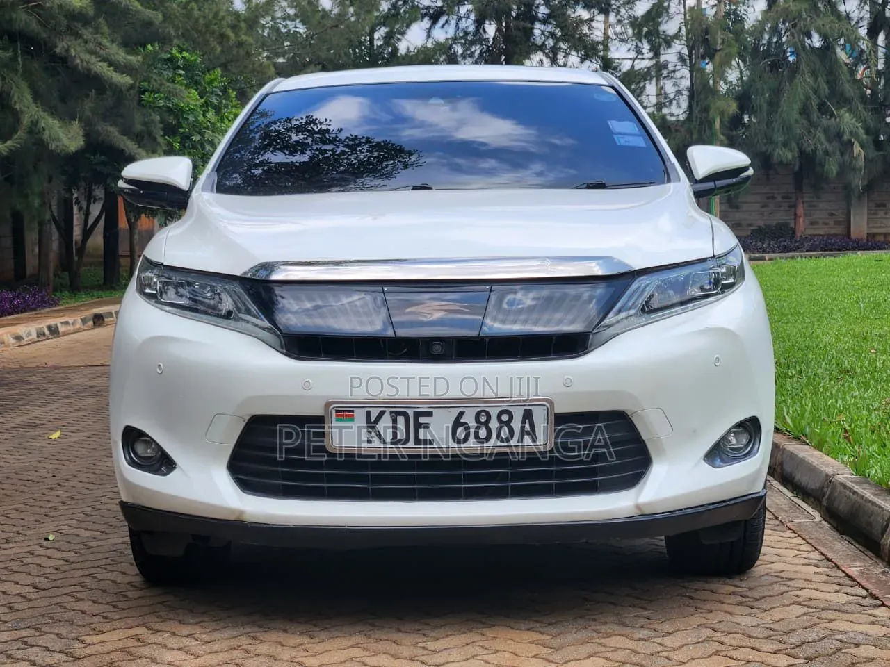 Toyota Harrier 2.0 2014 White