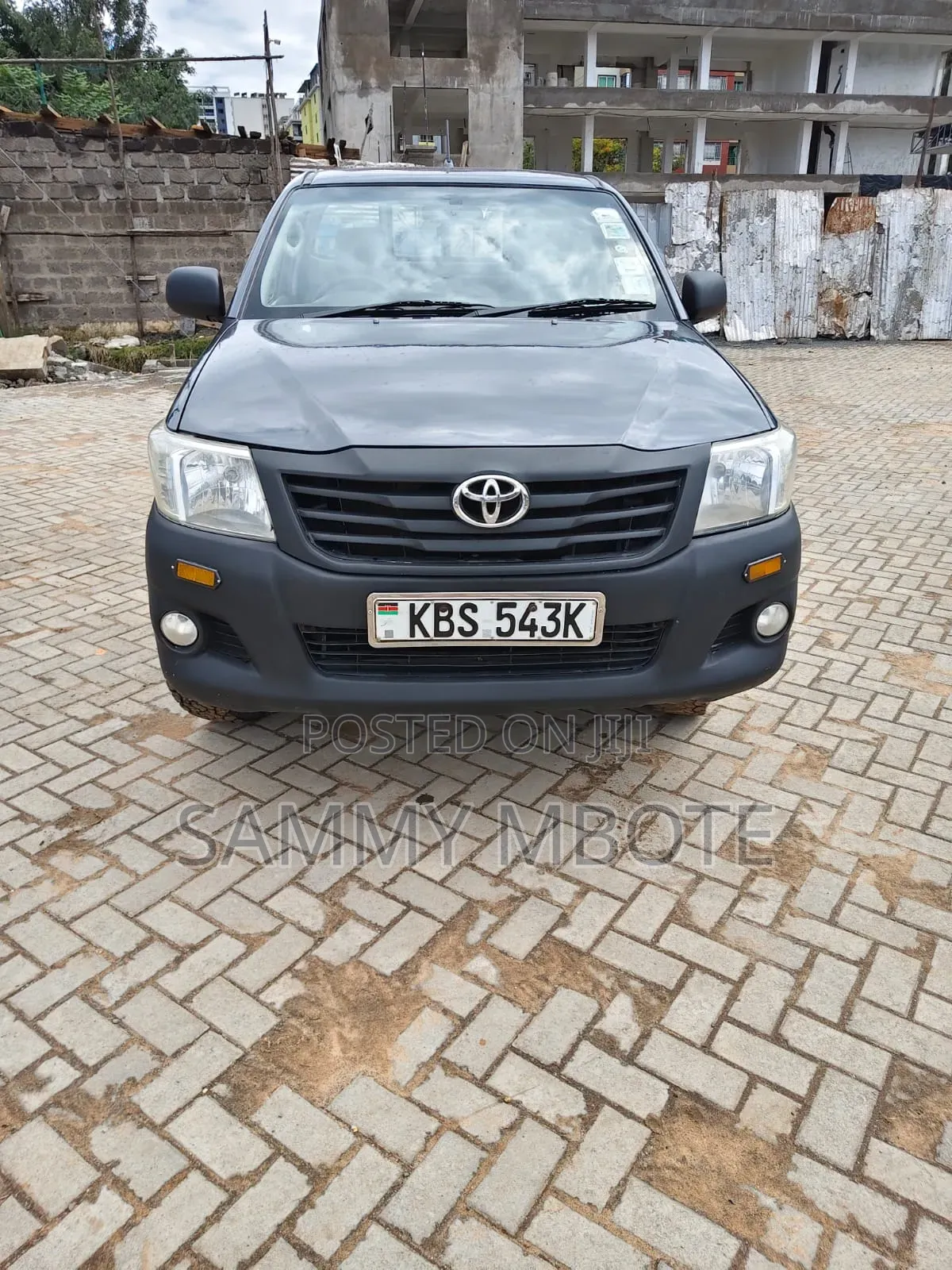 Toyota Hilux 2.5 D-4D 4X4 SRX 2012 Gray