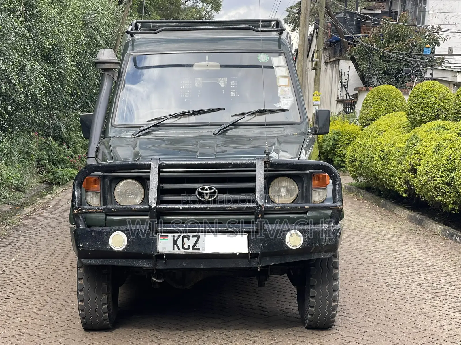 Toyota Land Cruiser 2001 Green