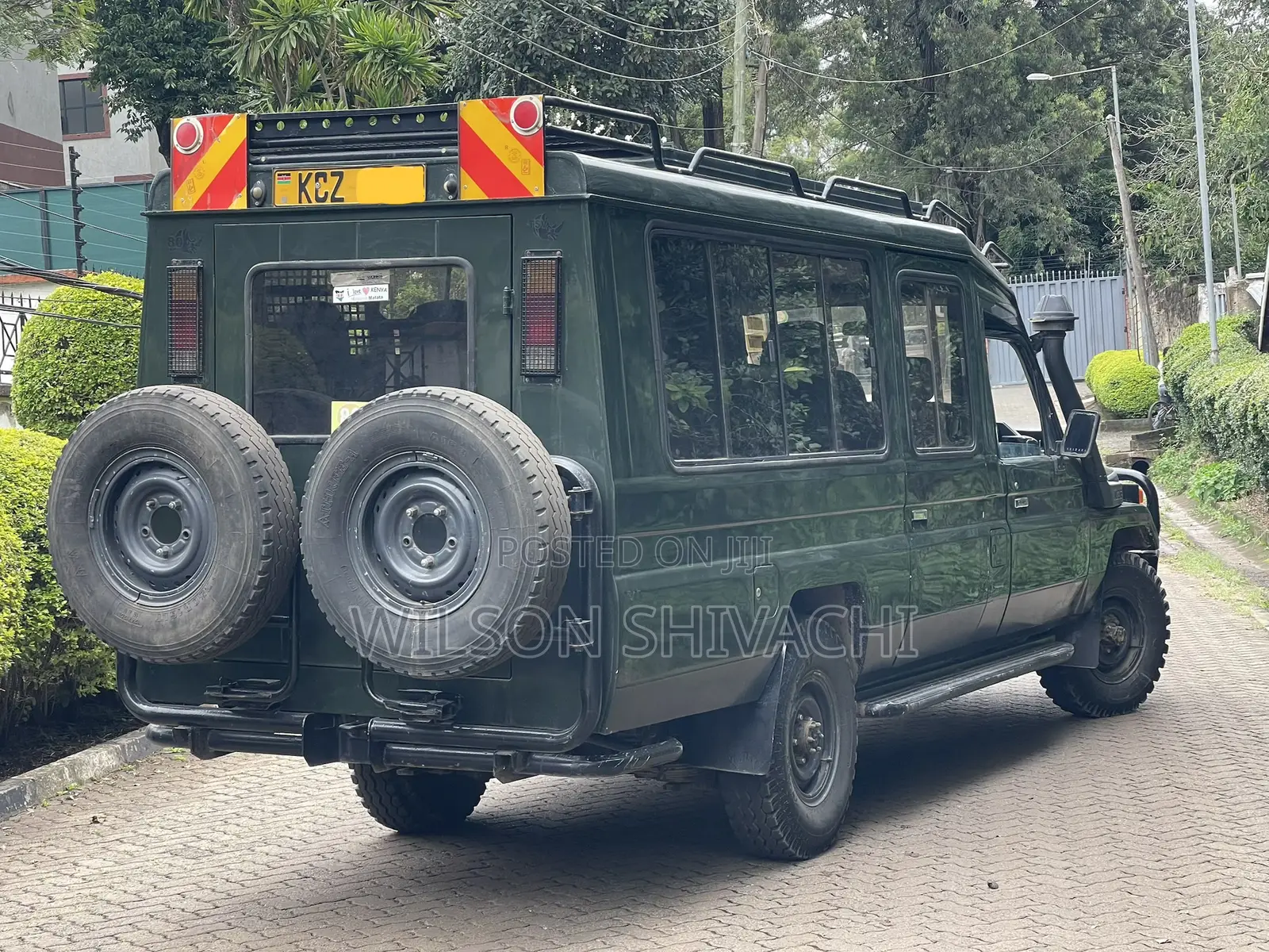 Toyota Land Cruiser 2001 Green