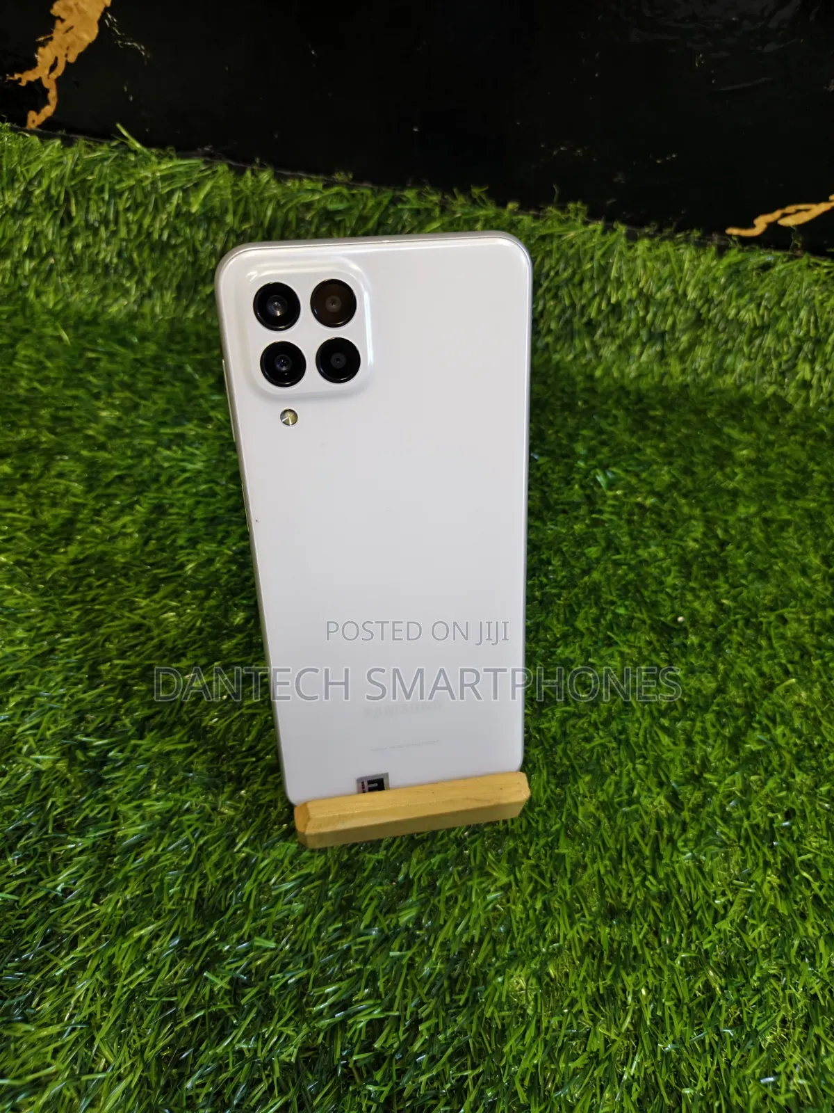 New Samsung Galaxy M33 5G 128 GB White