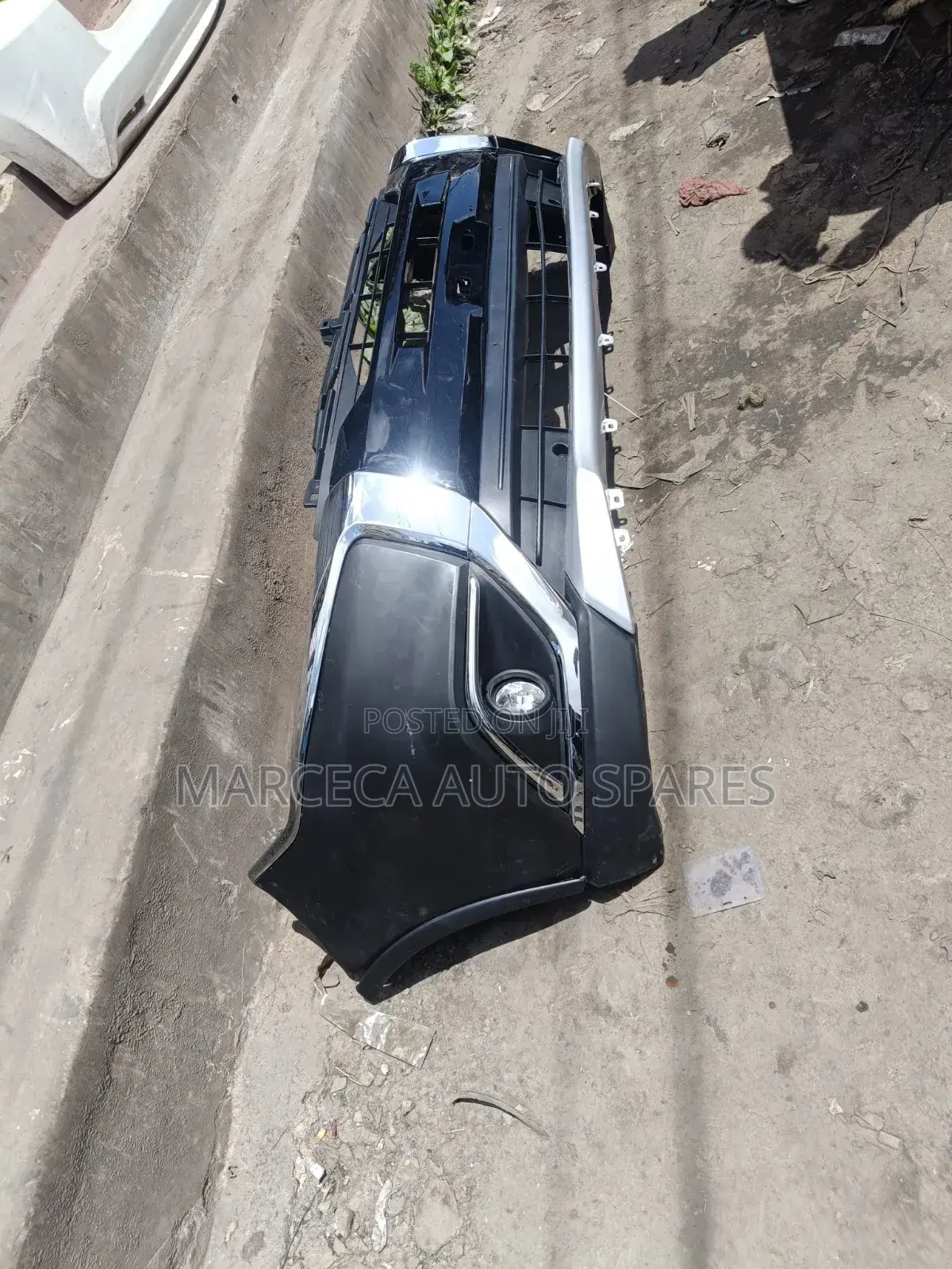 Bumper Mistrubishi Outlander 2016-2018 Model.