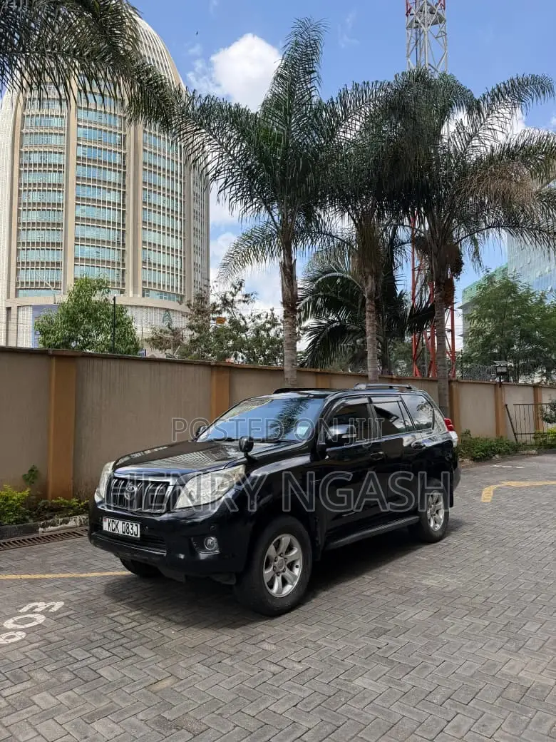 Toyota Land Cruiser Prado 2010 Black
