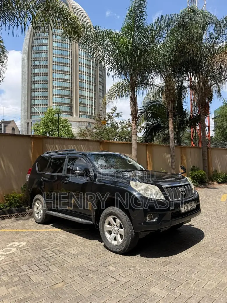 Toyota Land Cruiser Prado 2010 Black