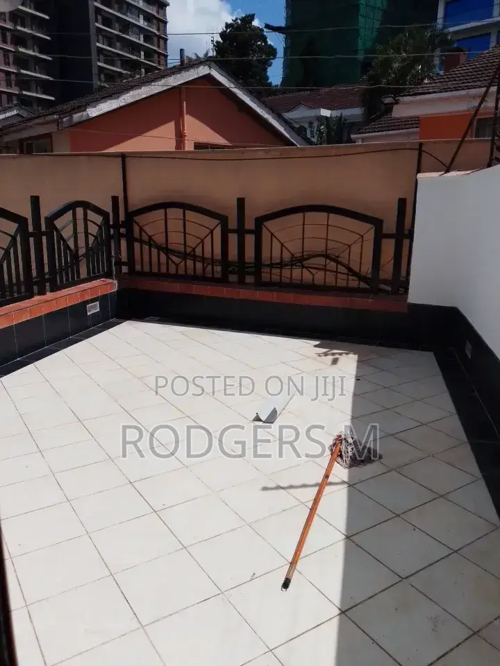 5bdrm Townhouse / Terrace in Raphta Road Area for rent