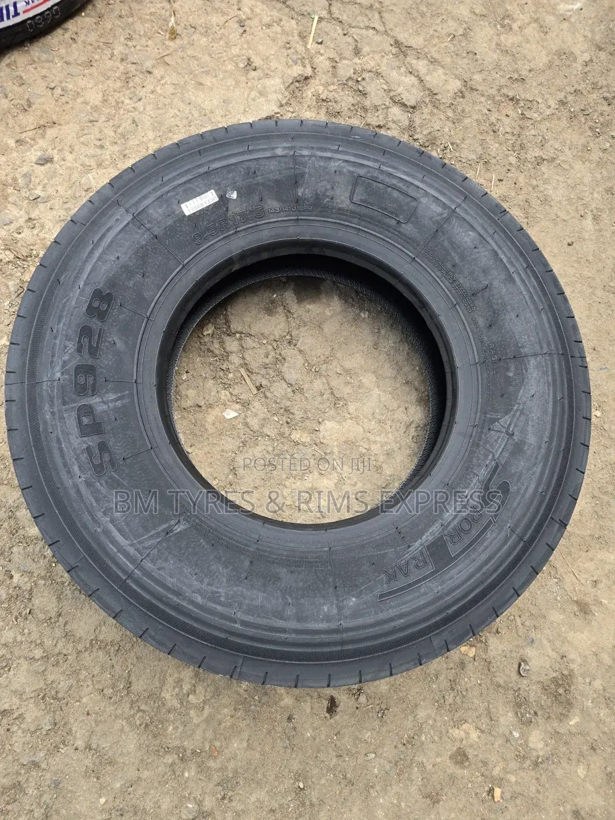 9.5 R17. 5 Sporttrak Tyres