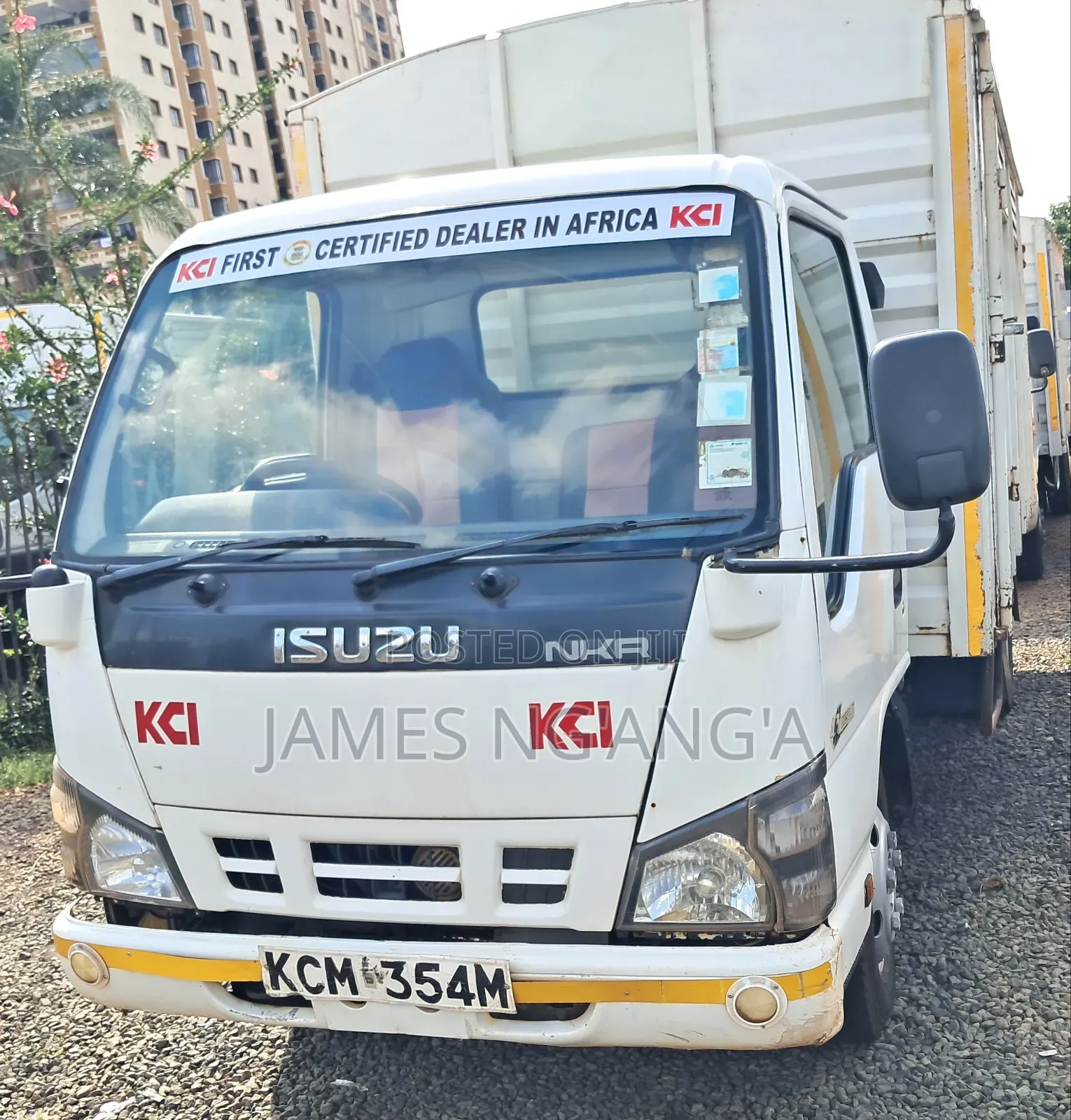 Isuzu NKR Yom 2018 White