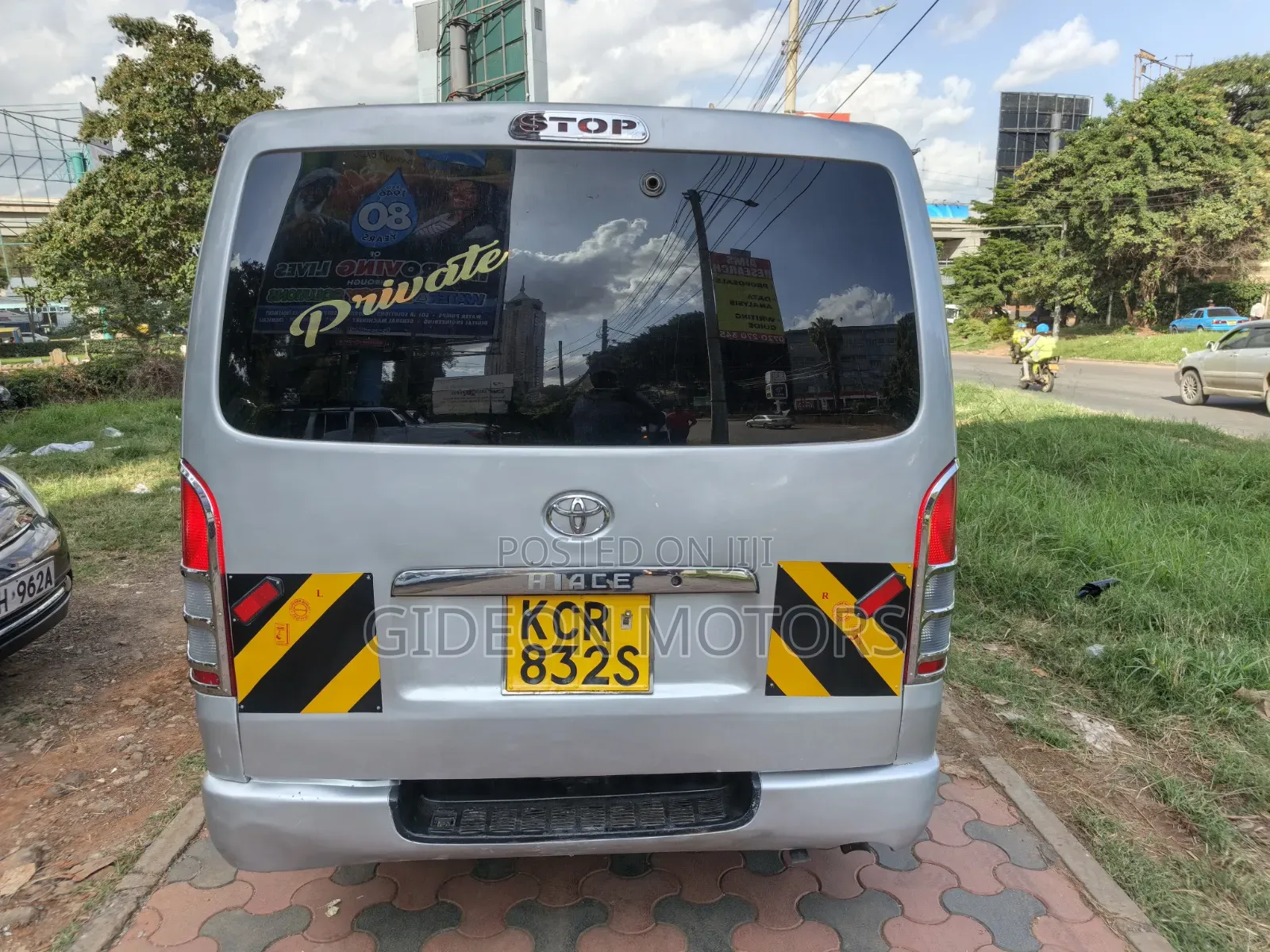Toyota HiAce 2010 Silver