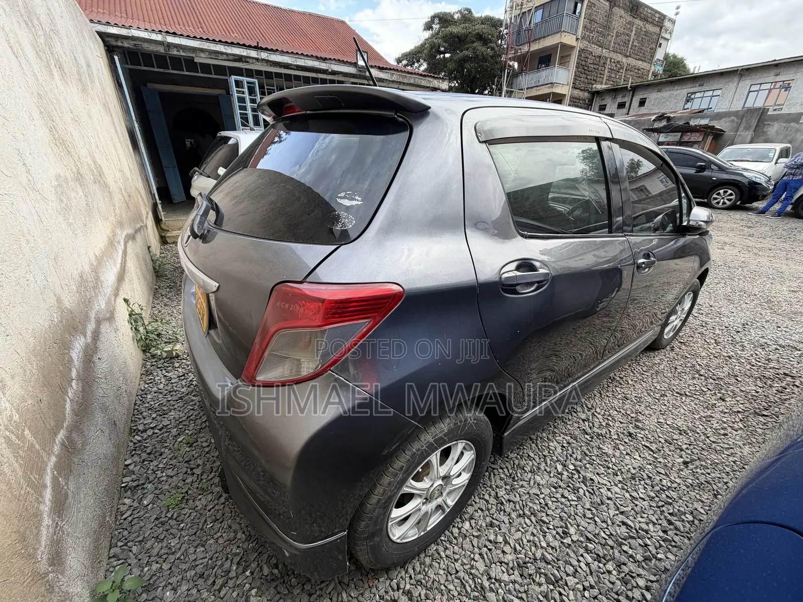 Toyota Vitz 1.3 FWD 5dr 2013 Gray