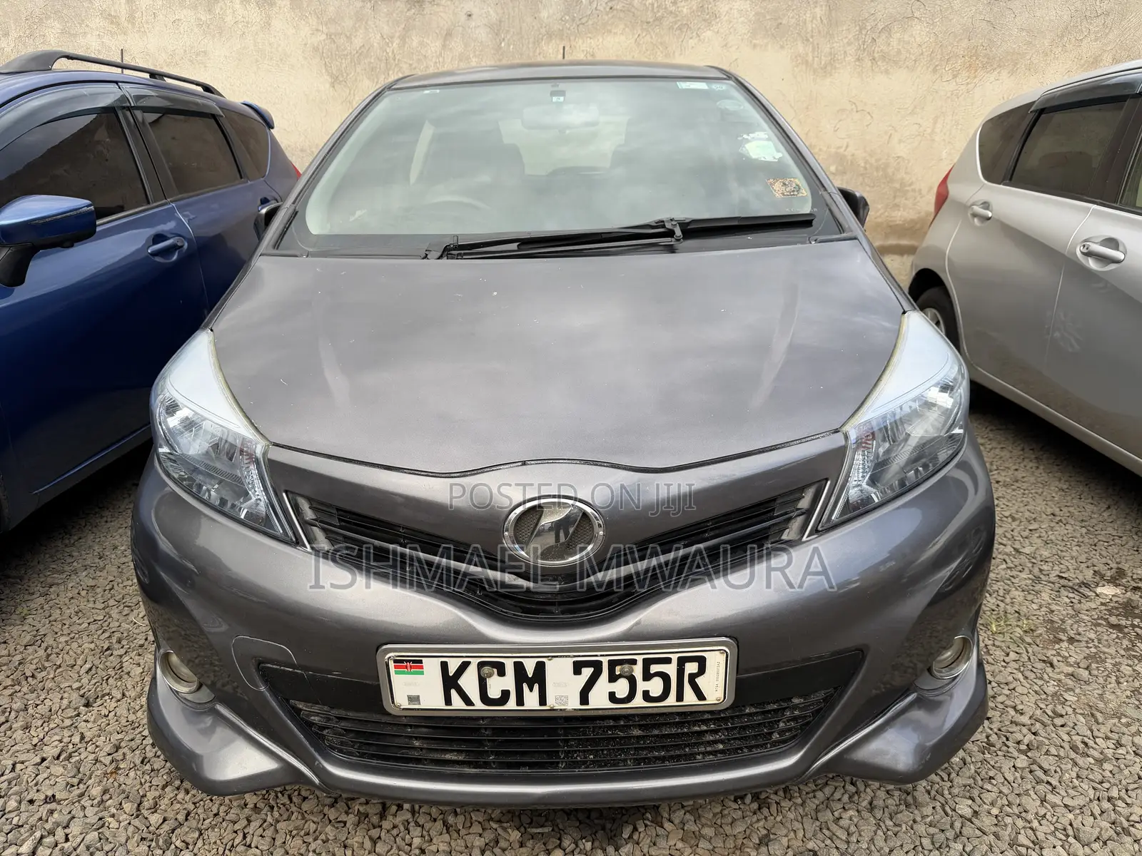 Toyota Vitz 1.3 FWD 5dr 2013 Gray