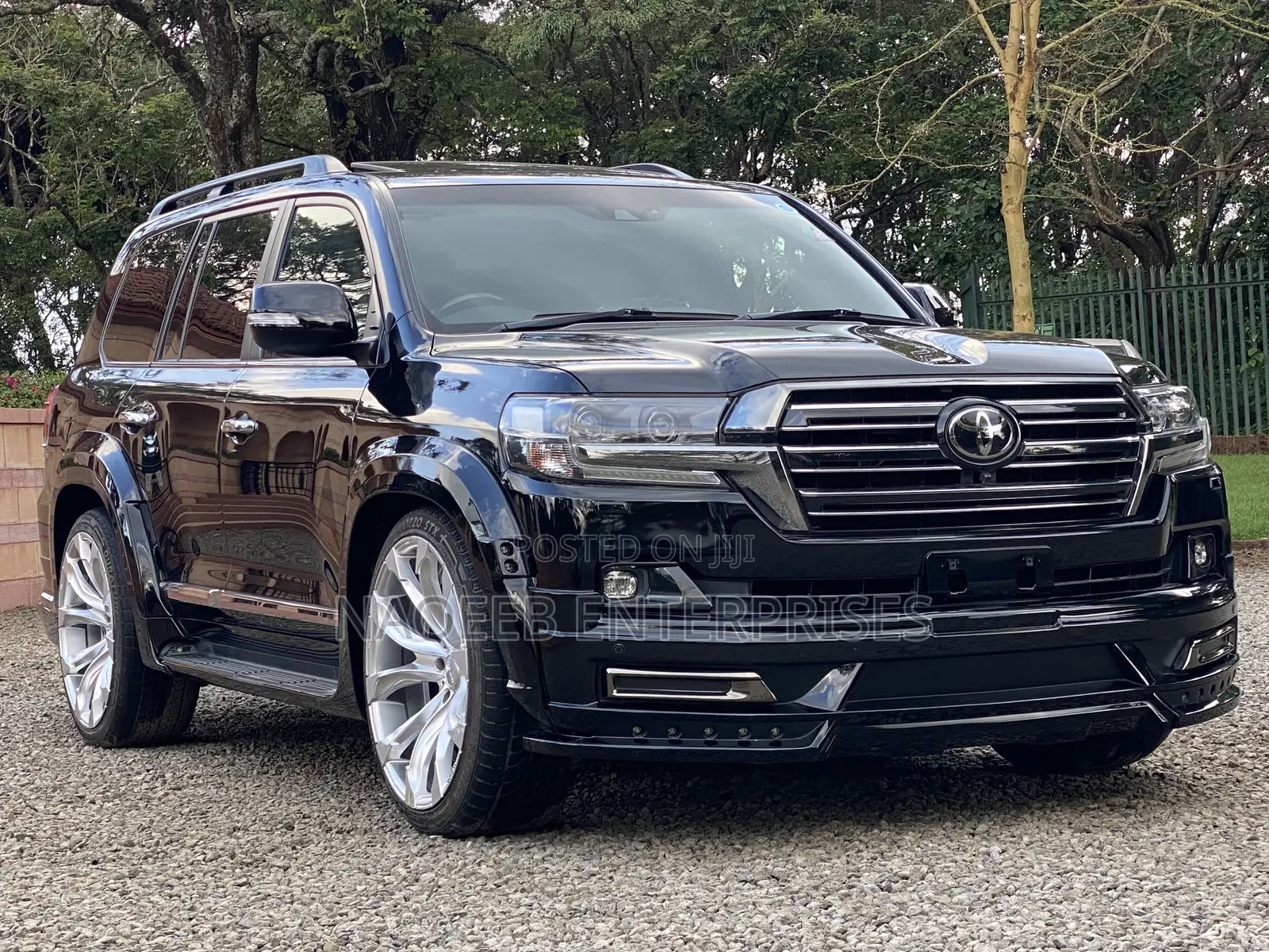 Toyota Land Cruiser 4.6 V8 ZX 2019 Black