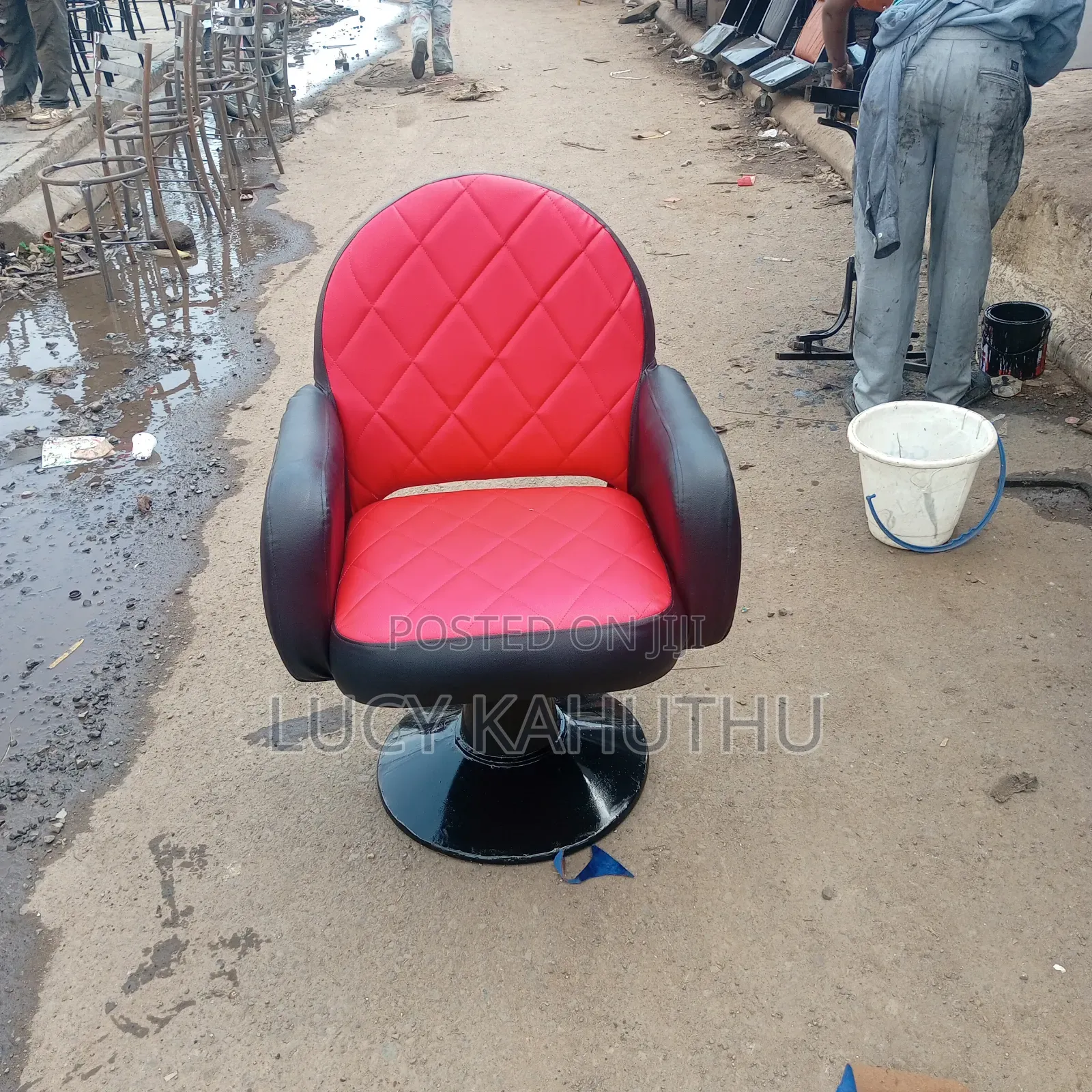 Red And Black Hydraulic Chairs