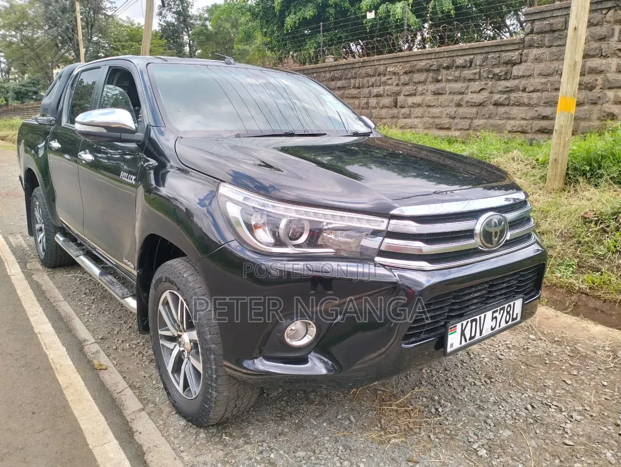 Toyota Hilux Revo Double Cab Deisel 2.4 AWD 2016 Black