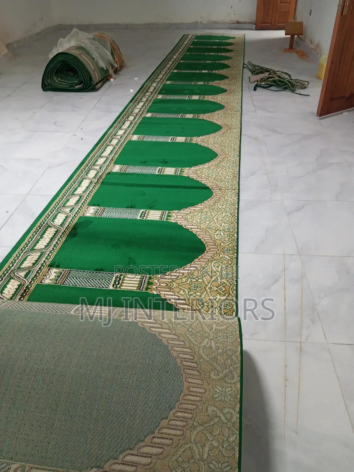 Premium Mosque Carpets – Soft Durable Prayer Flooring