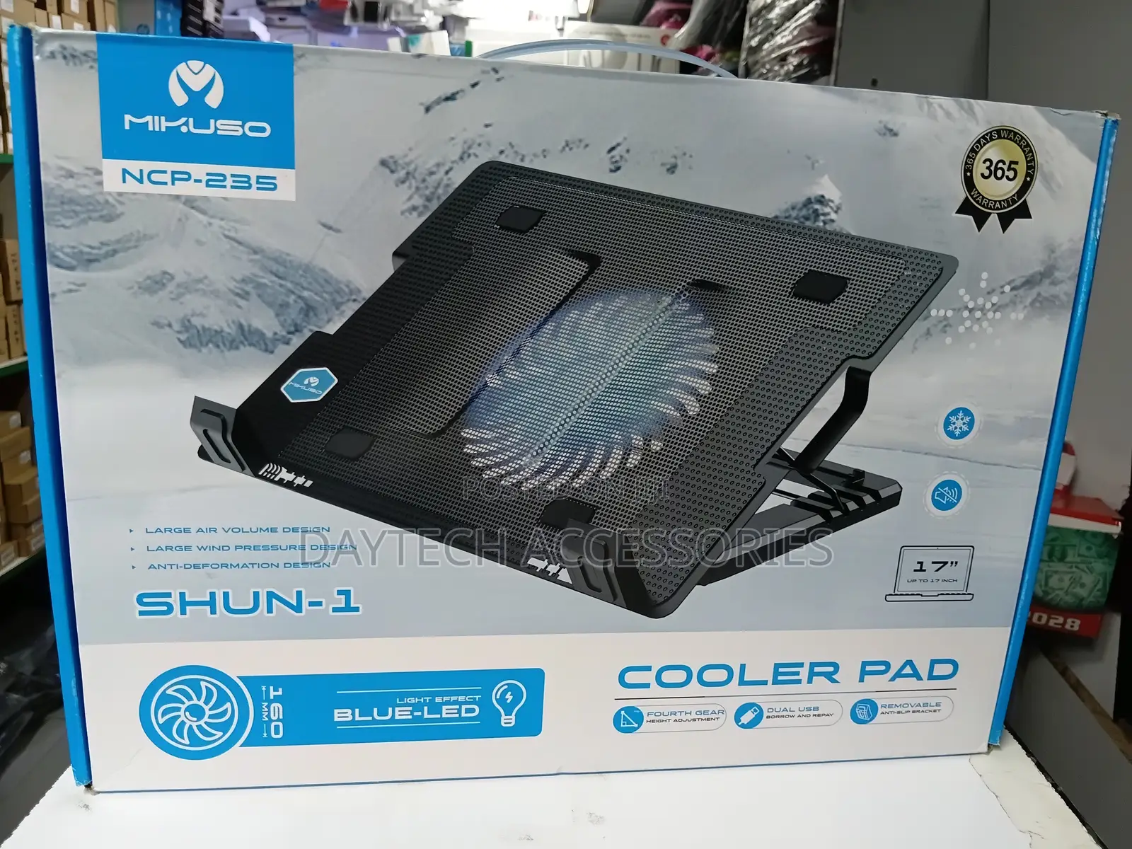 Mikuso Shun-1 NCP-235 Laptop Cooling Pad With a Large Blue Led Fan.