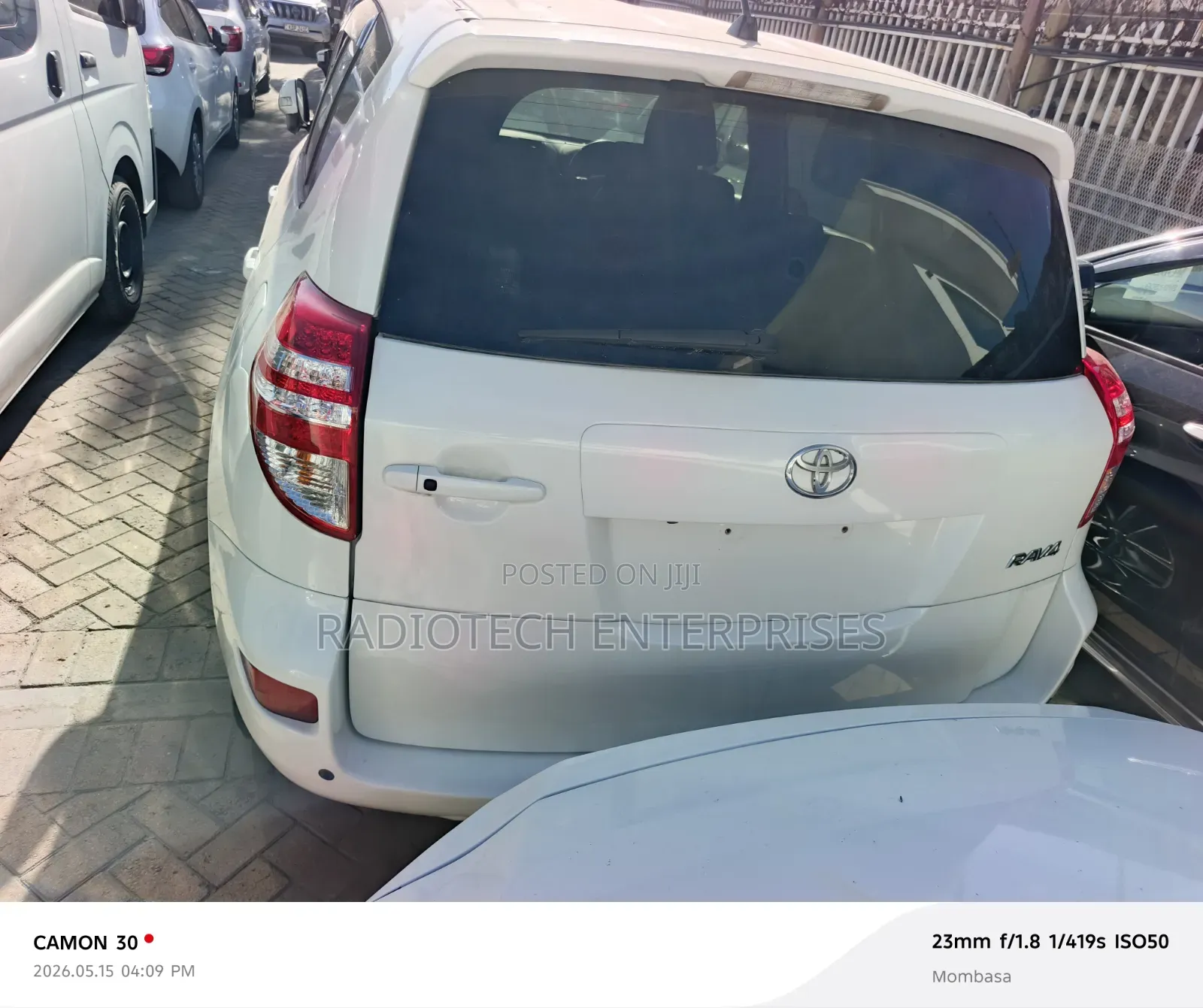 Toyota RAV4 LE Front-wheel Drive (2.5L 4cyl 6A) 2016 White