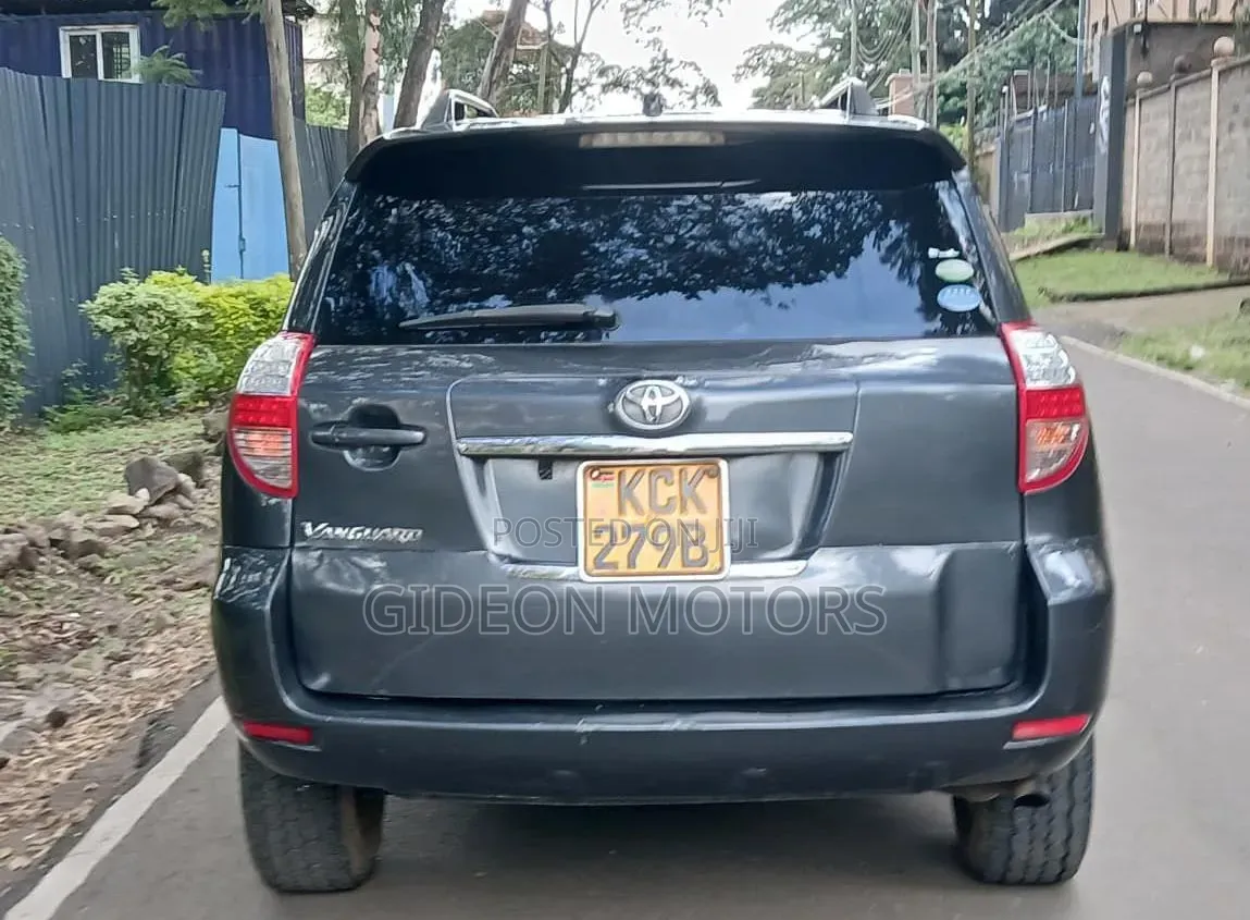 Toyota Vanguard 2010 Gray