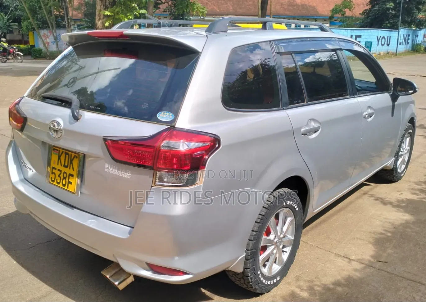 Toyota Corolla Fielder 1.5 Petrol FWD 2015 Silver