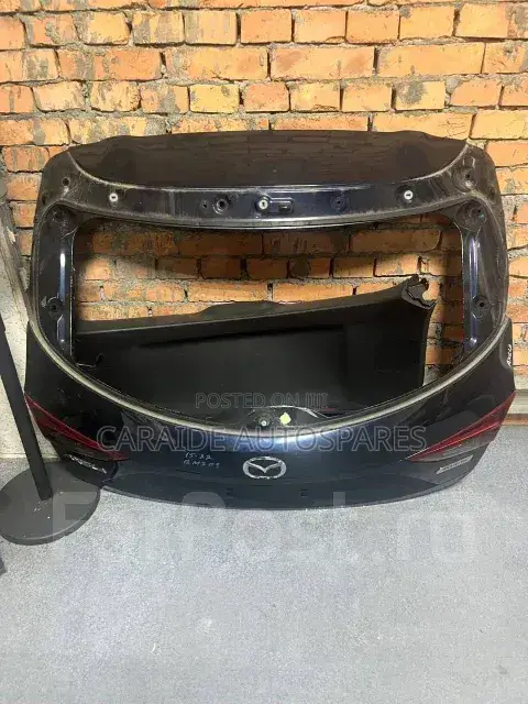 Axela Station Wagon Boot/Tailgate