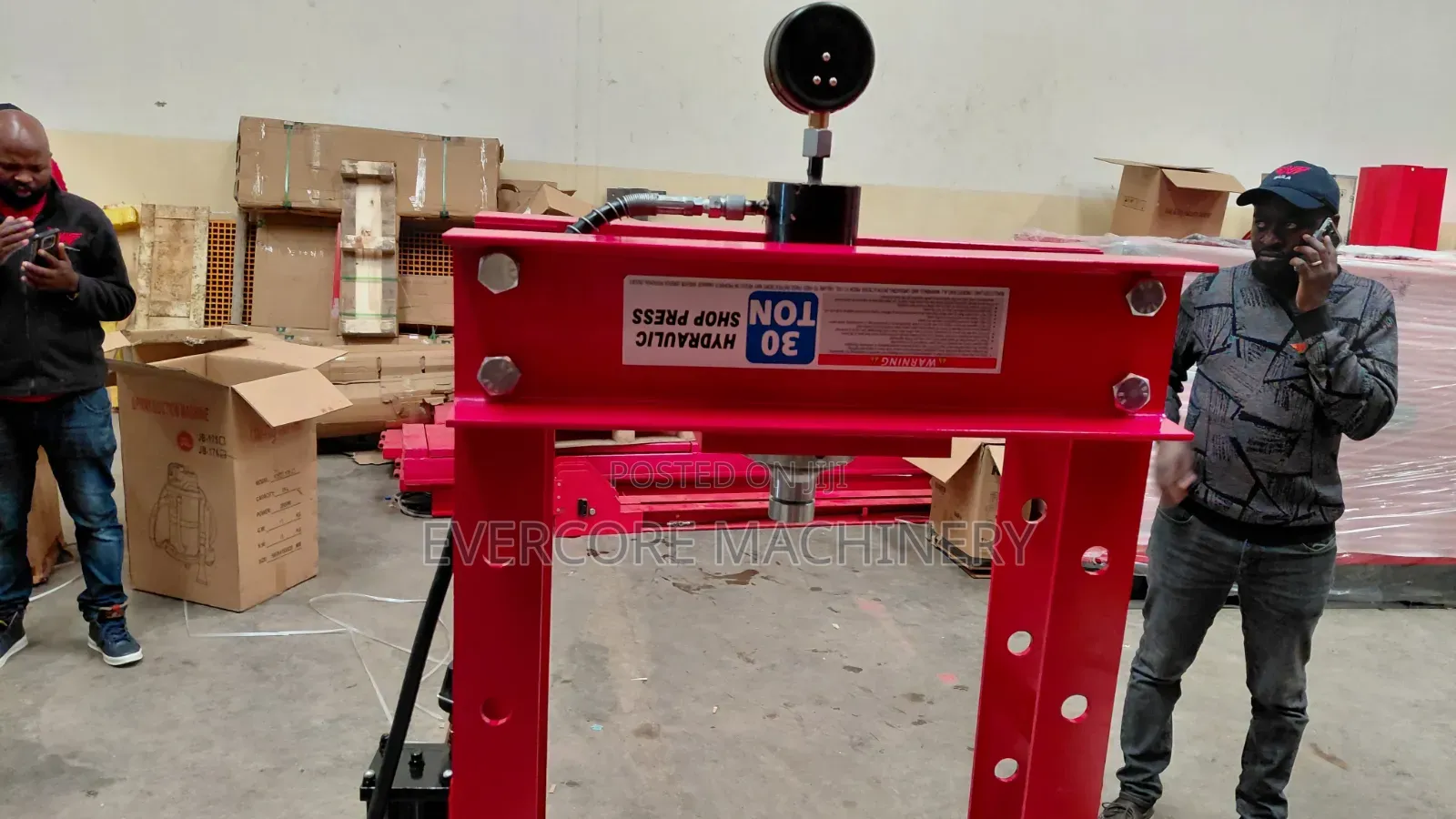 30tonne Hydraulic Press Machine With Pneumatic Compression Option.