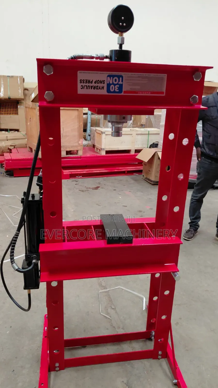 30tonne Hydraulic Press Machine With Pneumatic Compression Option.