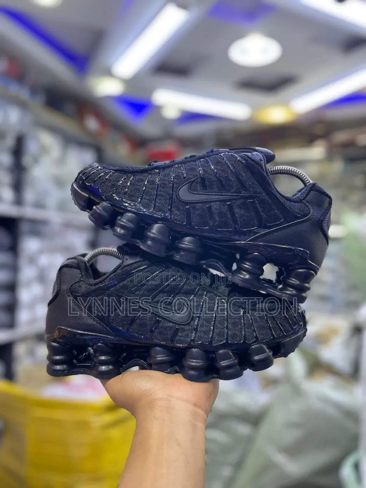 Nike Shox Men Shoes Black/Red Swoosh - Performance Streetwear Sneakers