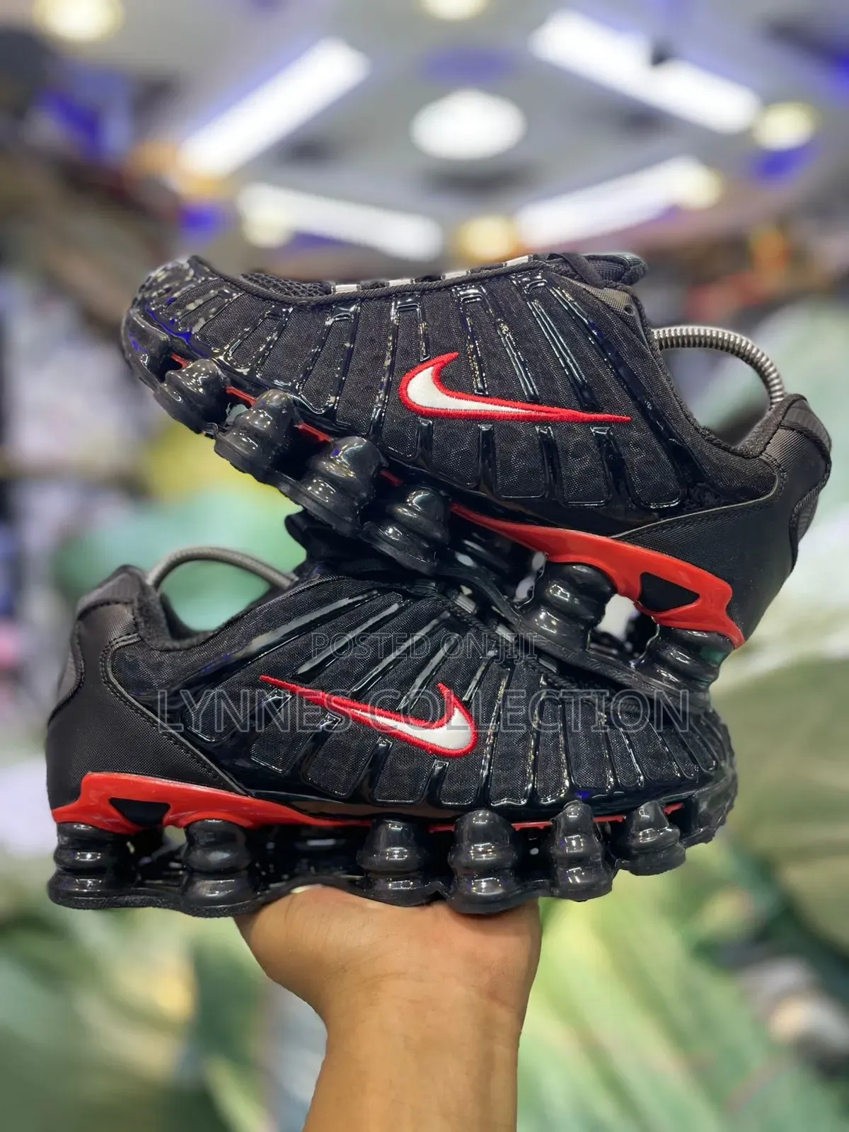 Nike Shox Men Shoes Black/Red Swoosh - Performance Streetwear Sneakers