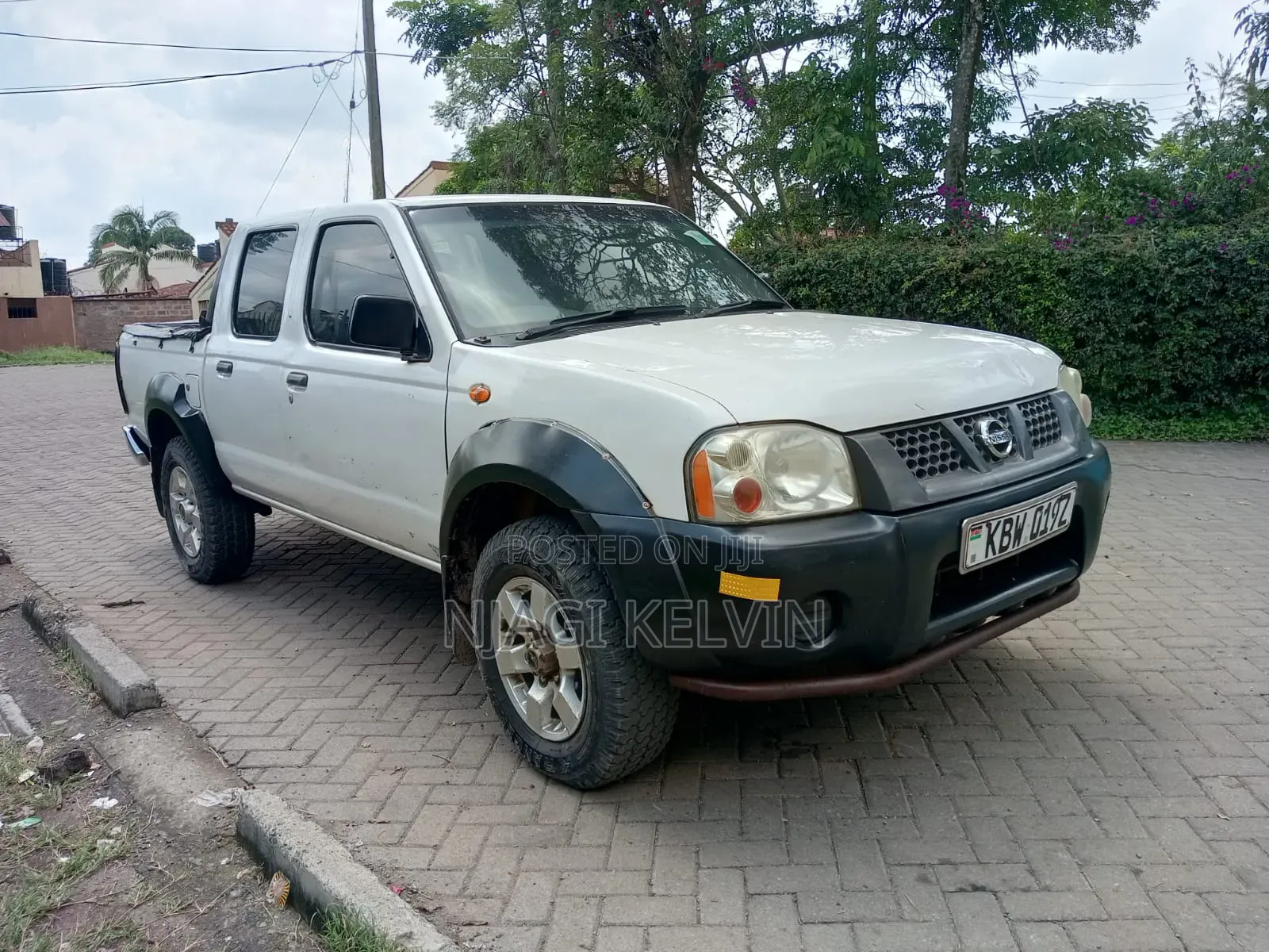 Nissan Hardbody 2012 White