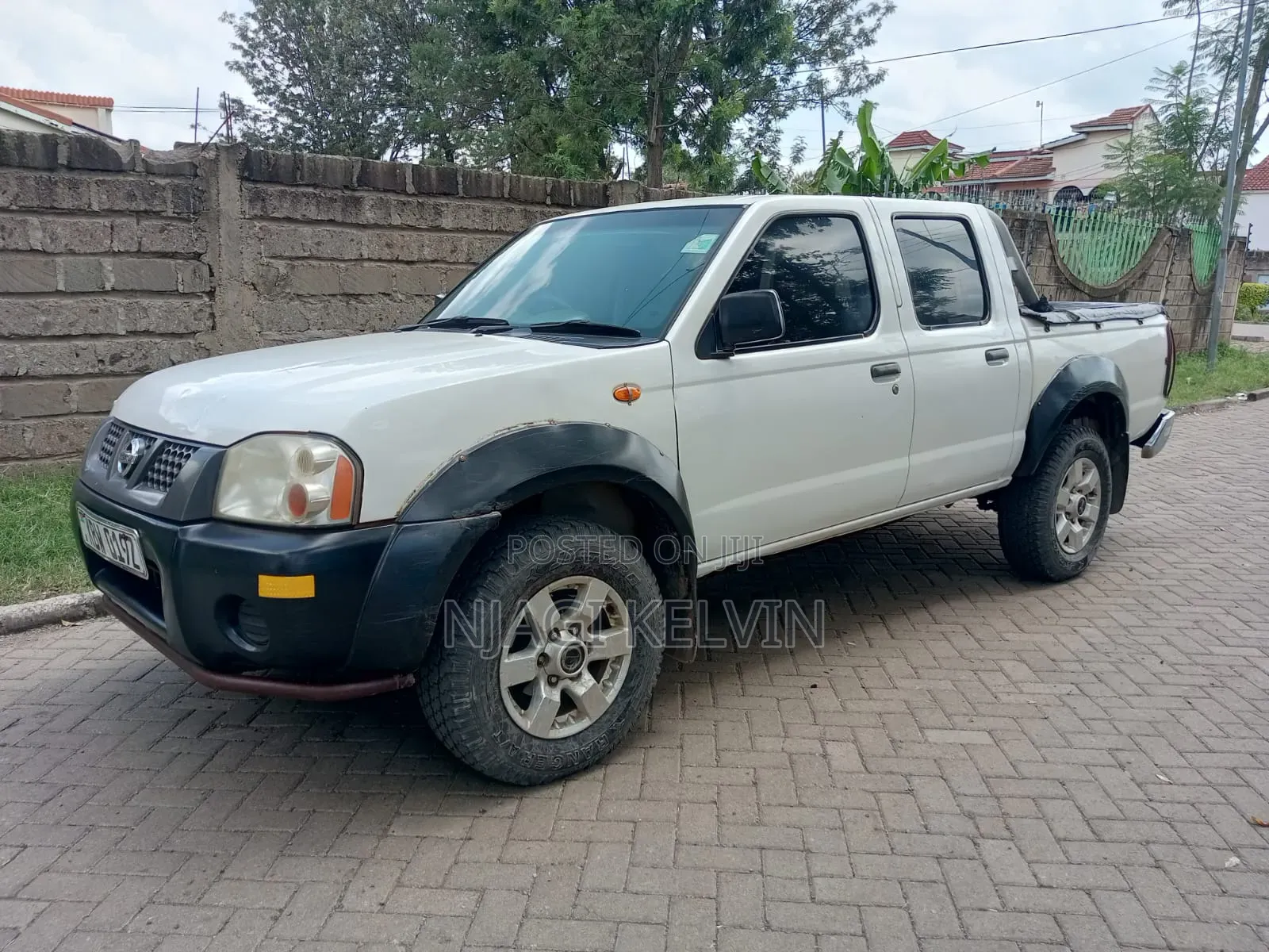 Nissan Hardbody 2012 White