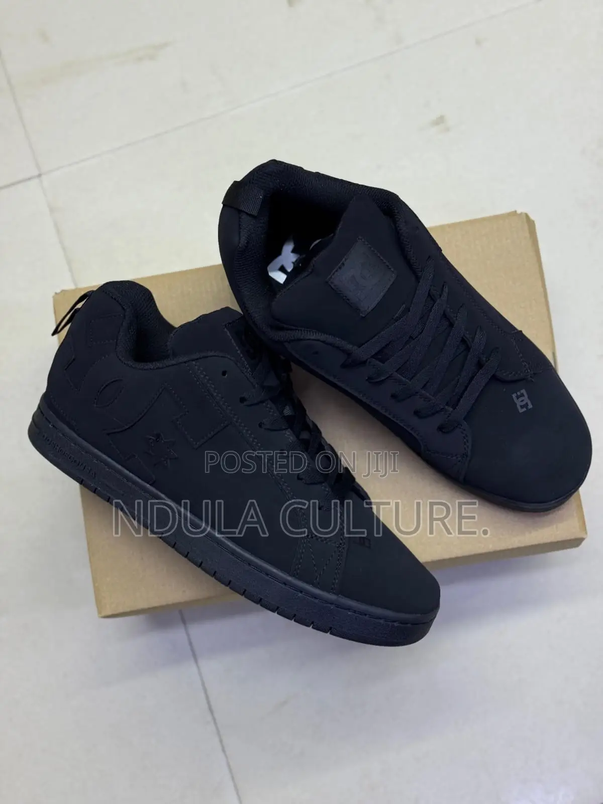 Dc Shoes Court Graffik Skate Trainers